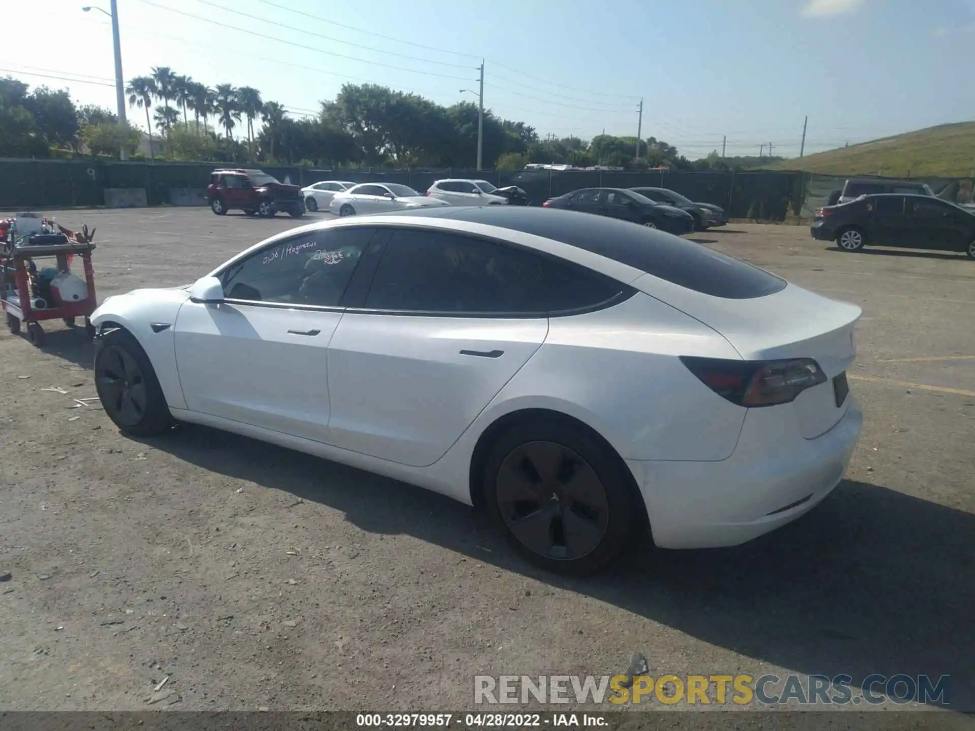 3 Photograph of a damaged car 5YJ3E1EA2MF870782 TESLA MODEL 3 2021