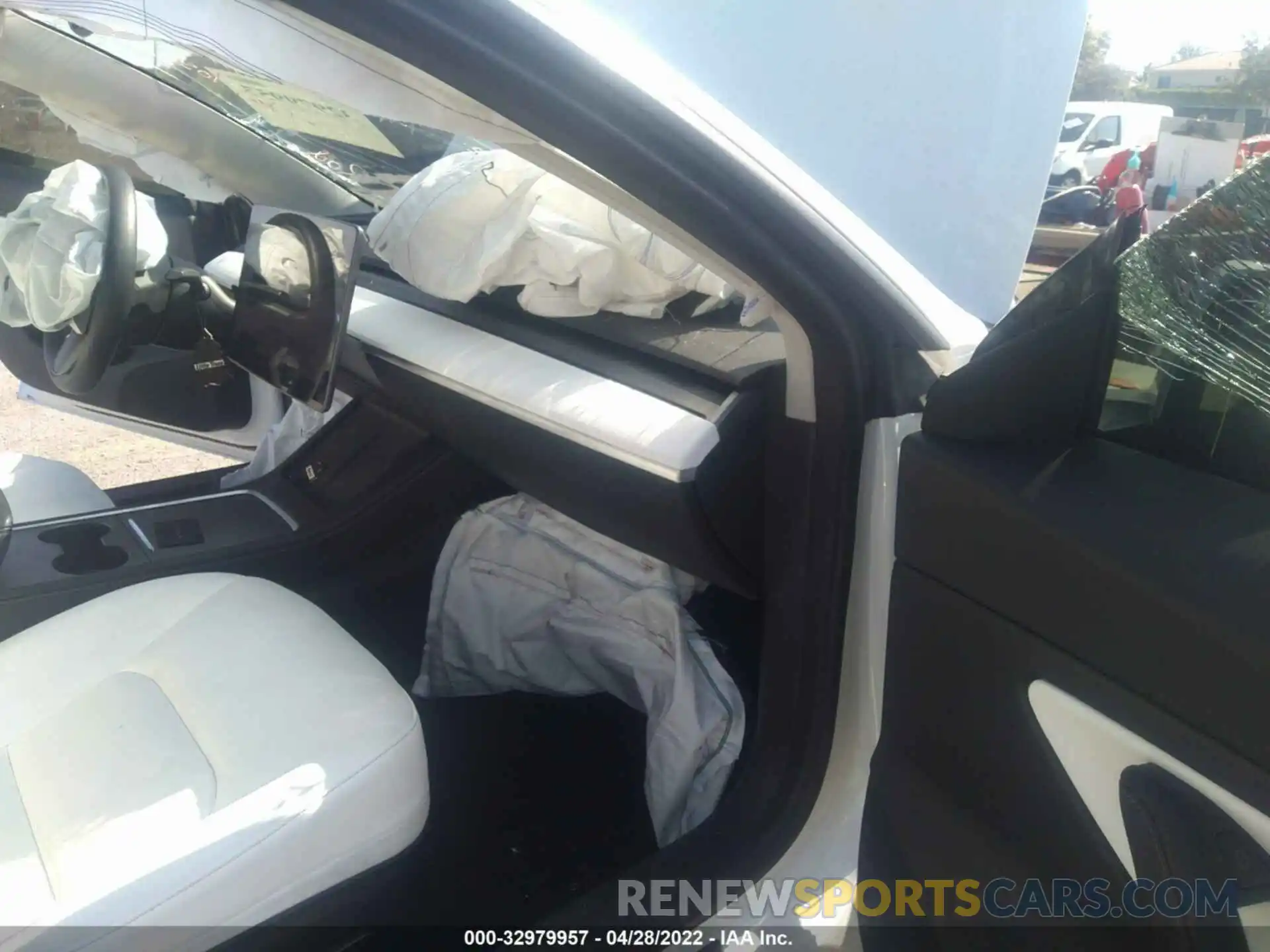 5 Photograph of a damaged car 5YJ3E1EA2MF870782 TESLA MODEL 3 2021