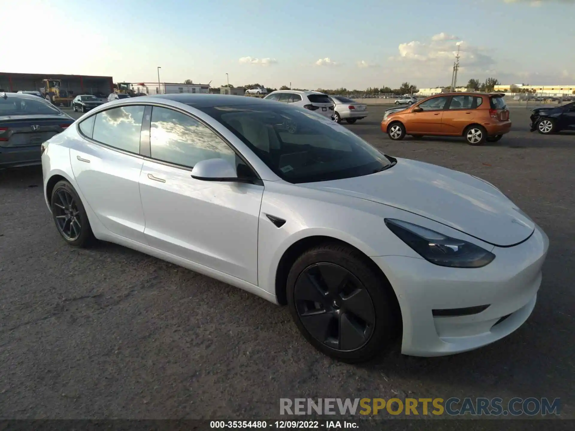 1 Photograph of a damaged car 5YJ3E1EA2MF908690 TESLA MODEL 3 2021