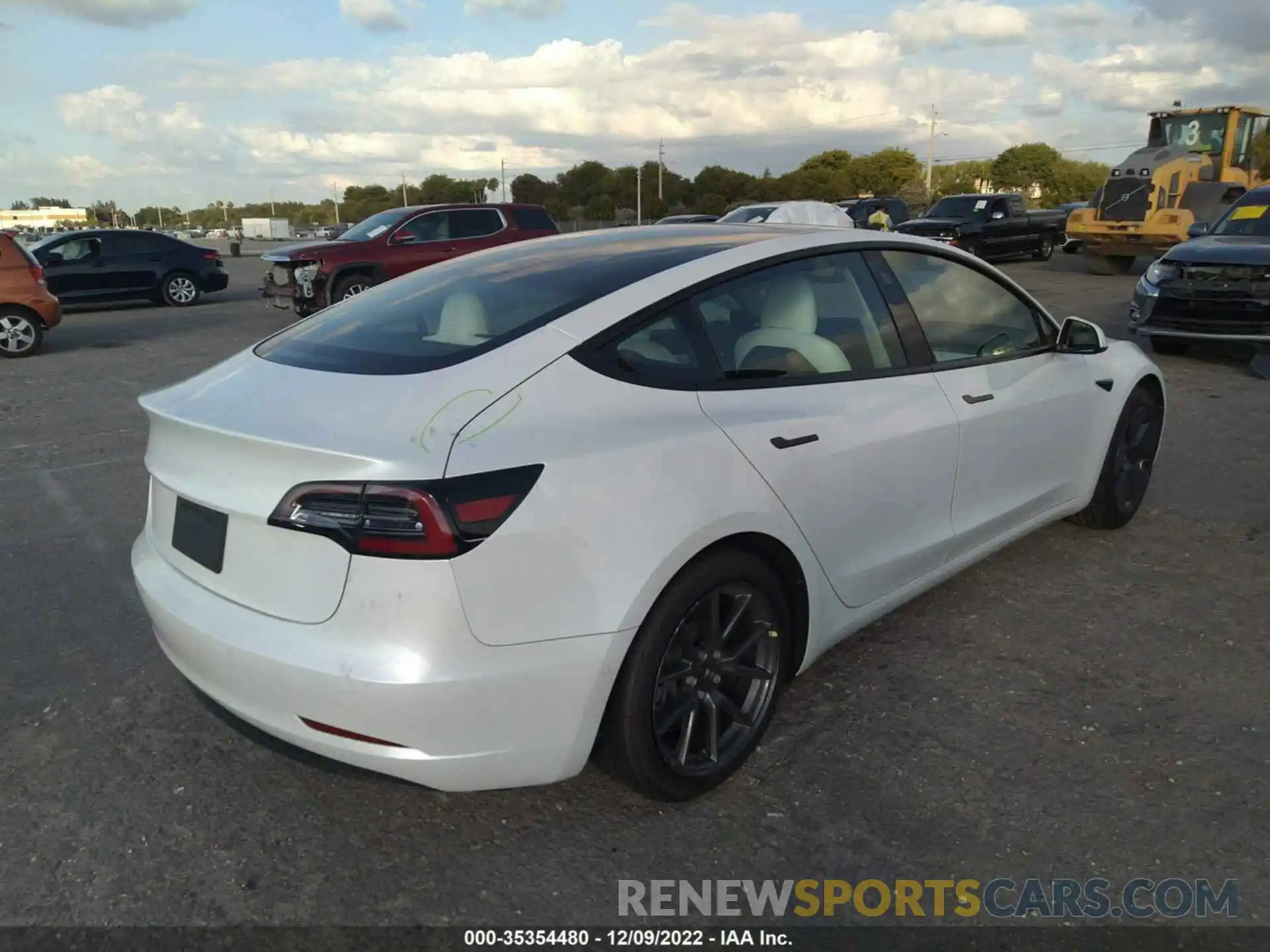 4 Photograph of a damaged car 5YJ3E1EA2MF908690 TESLA MODEL 3 2021