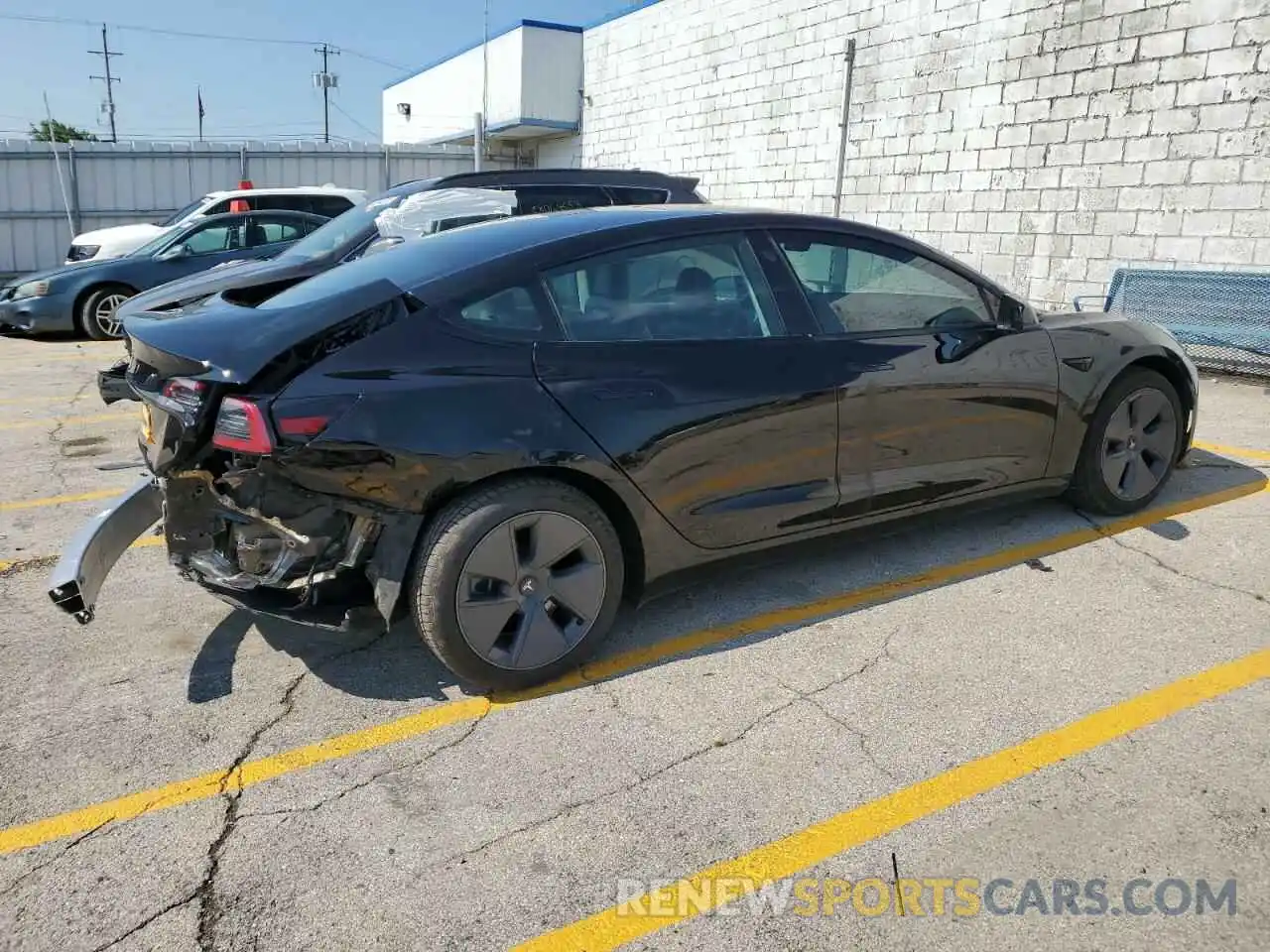 3 Photograph of a damaged car 5YJ3E1EA2MF911329 TESLA MODEL 3 2021