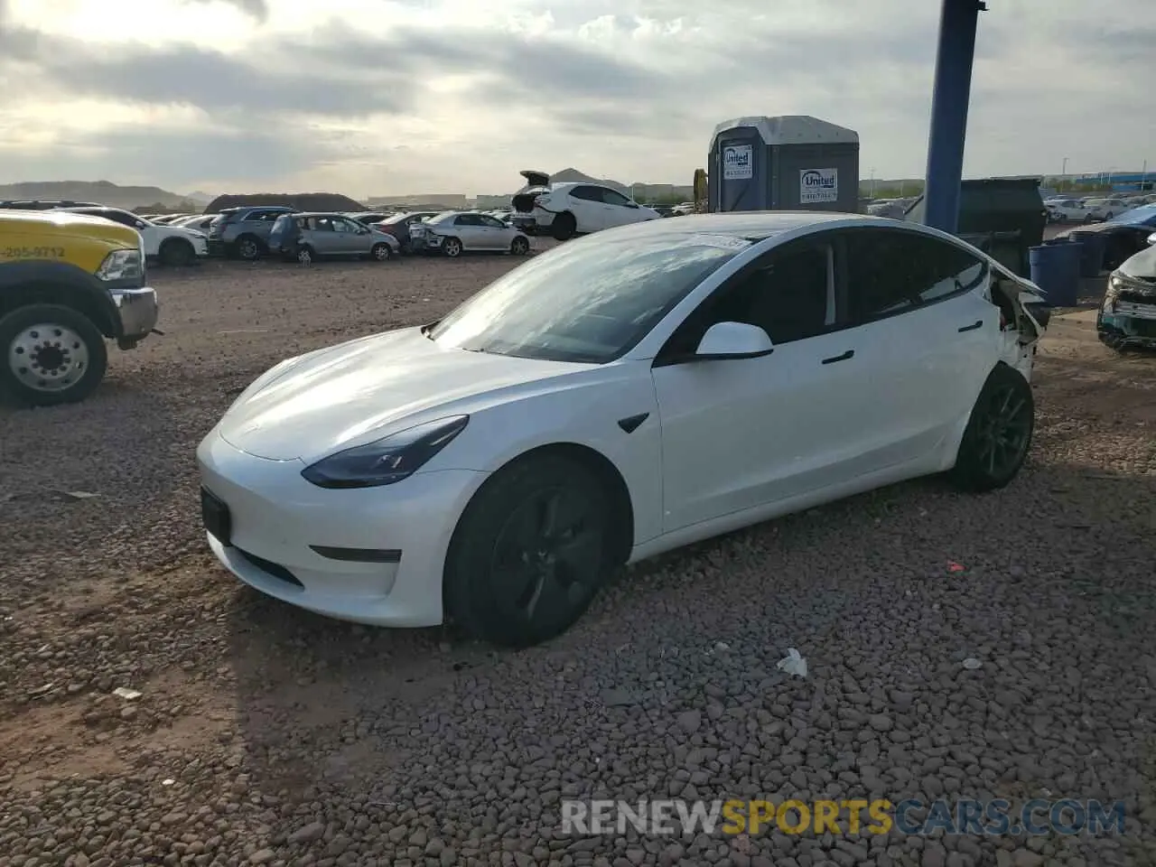 1 Photograph of a damaged car 5YJ3E1EA2MF923156 TESLA MODEL 3 2021