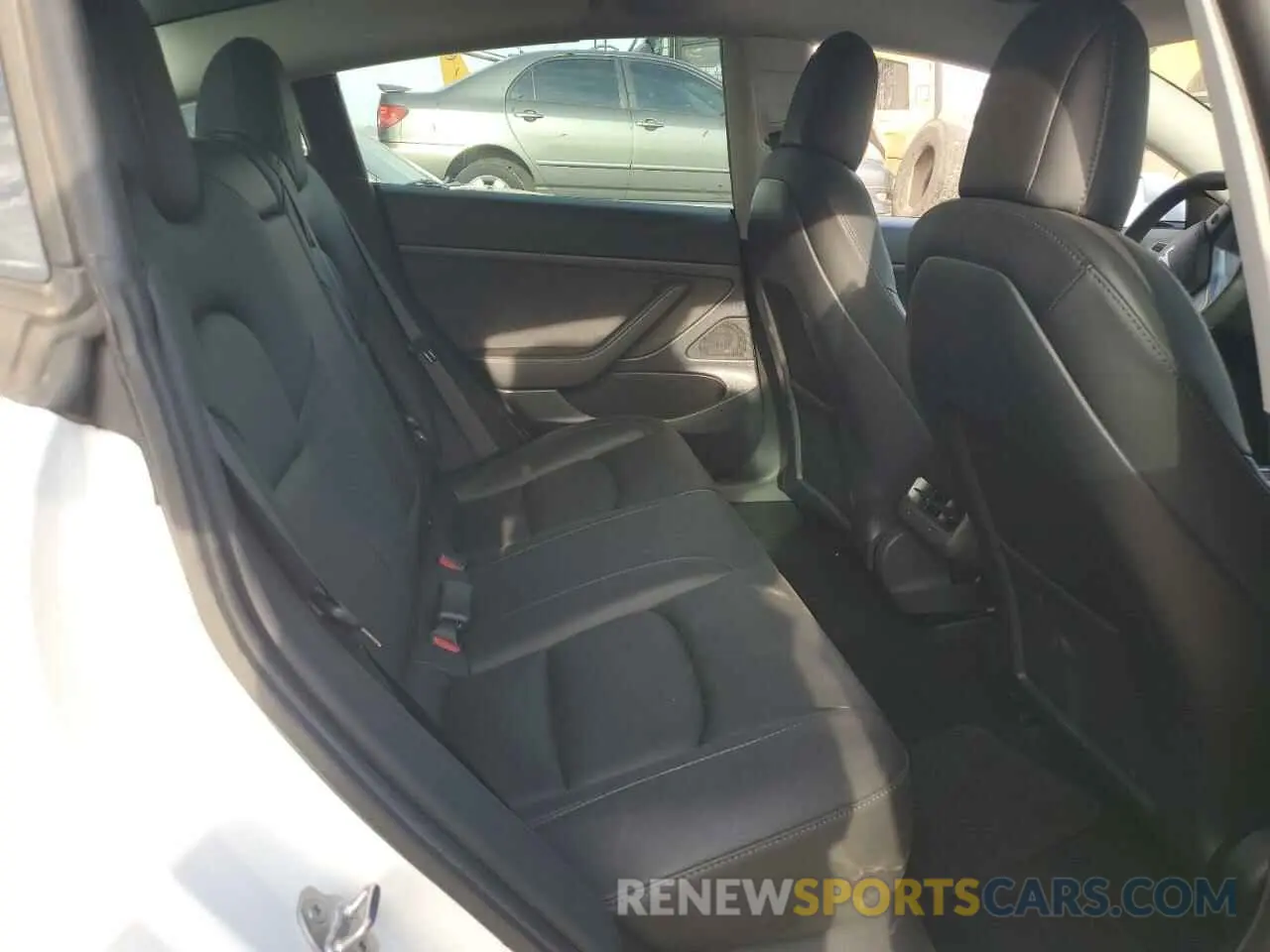 10 Photograph of a damaged car 5YJ3E1EA2MF923156 TESLA MODEL 3 2021