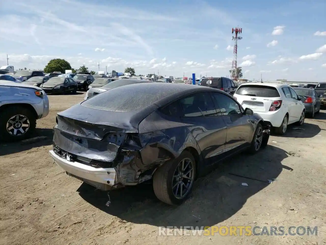 4 Photograph of a damaged car 5YJ3E1EA2MF939311 TESLA MODEL 3 2021