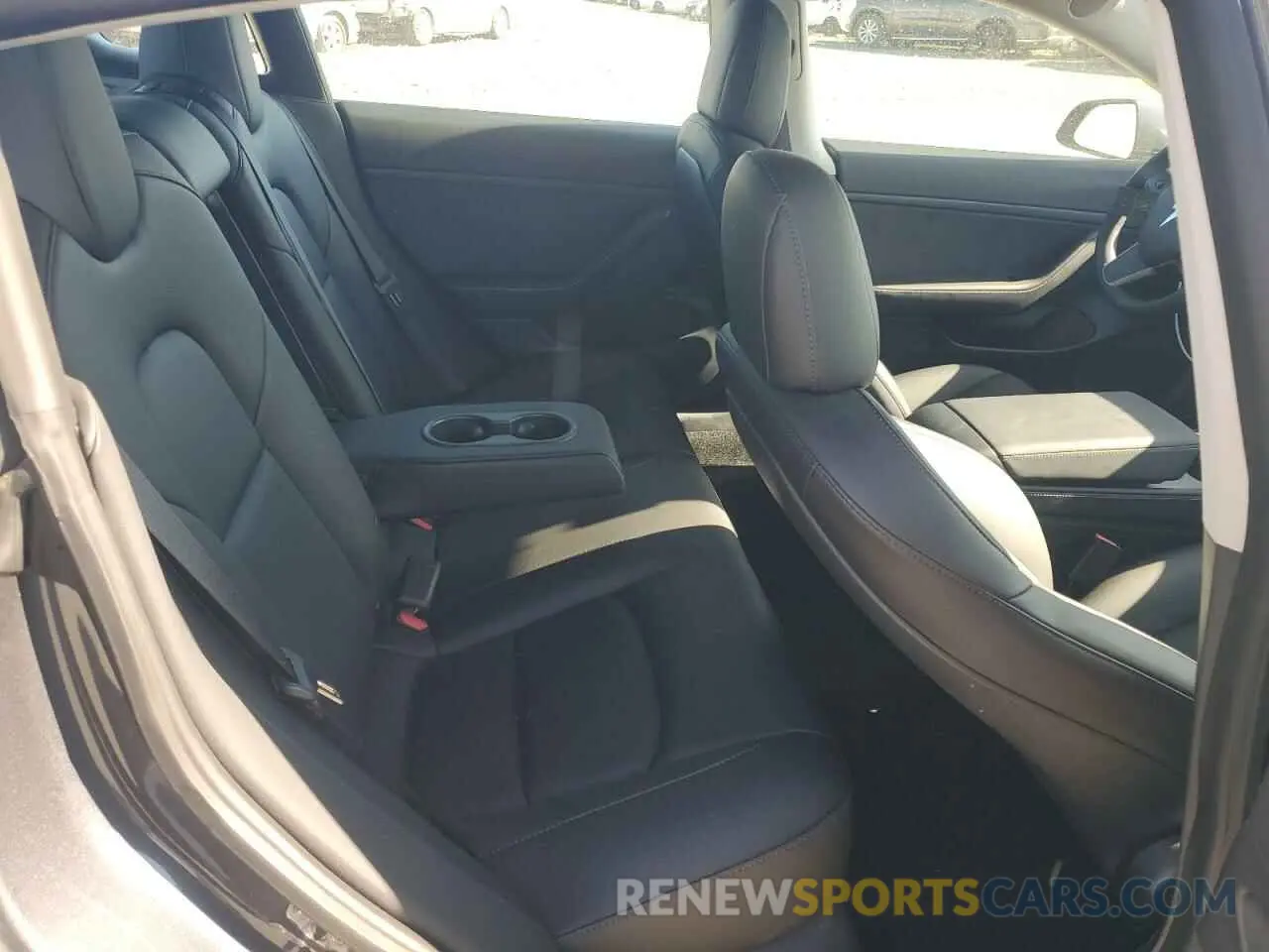 10 Photograph of a damaged car 5YJ3E1EA2MF942712 TESLA MODEL 3 2021