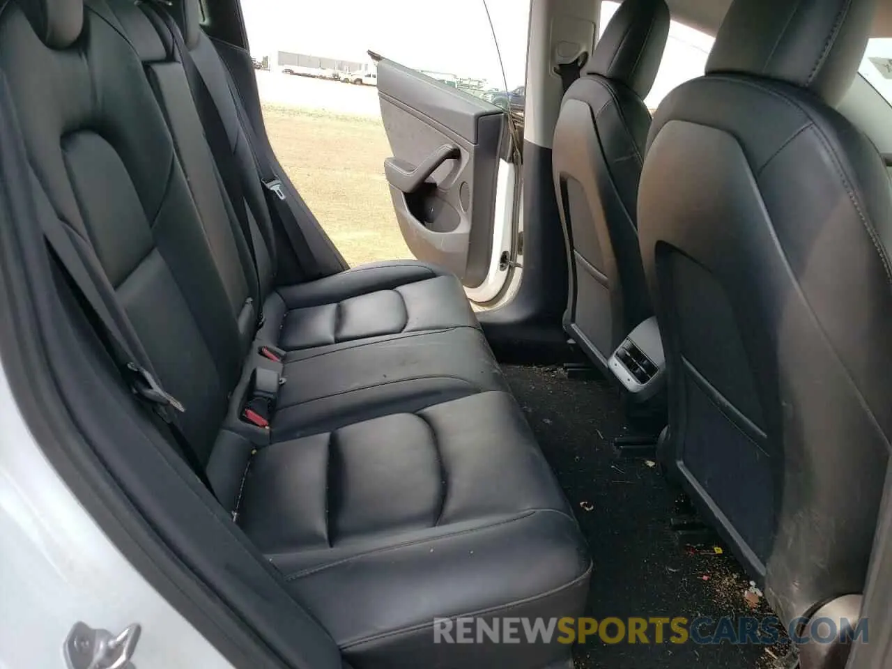 10 Photograph of a damaged car 5YJ3E1EA2MF965357 TESLA MODEL 3 2021