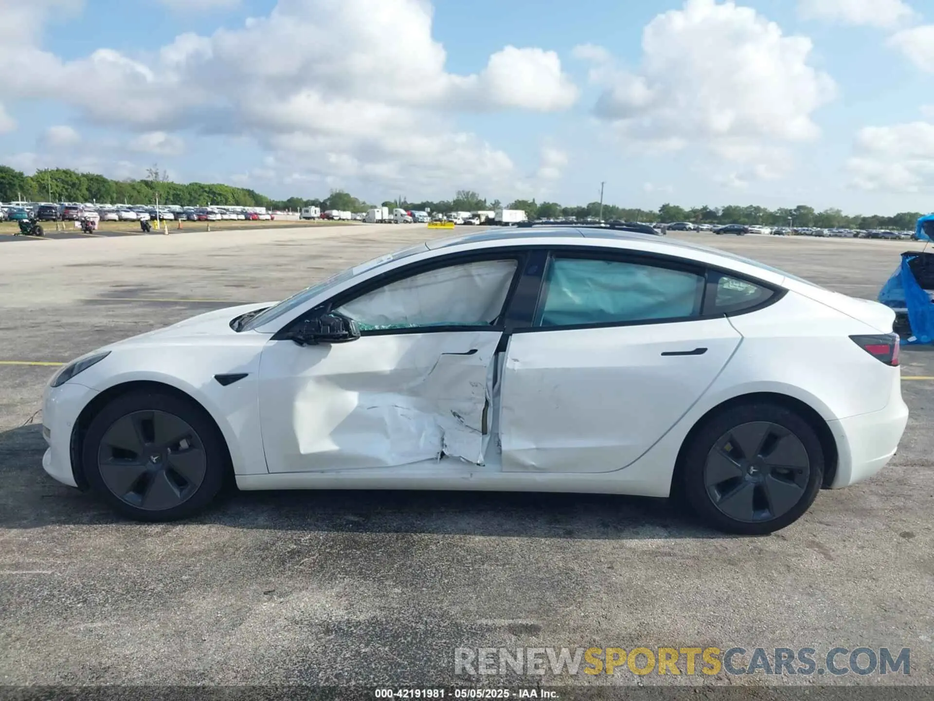 15 Photograph of a damaged car 5YJ3E1EA2MF973202 TESLA MODEL 3 2021