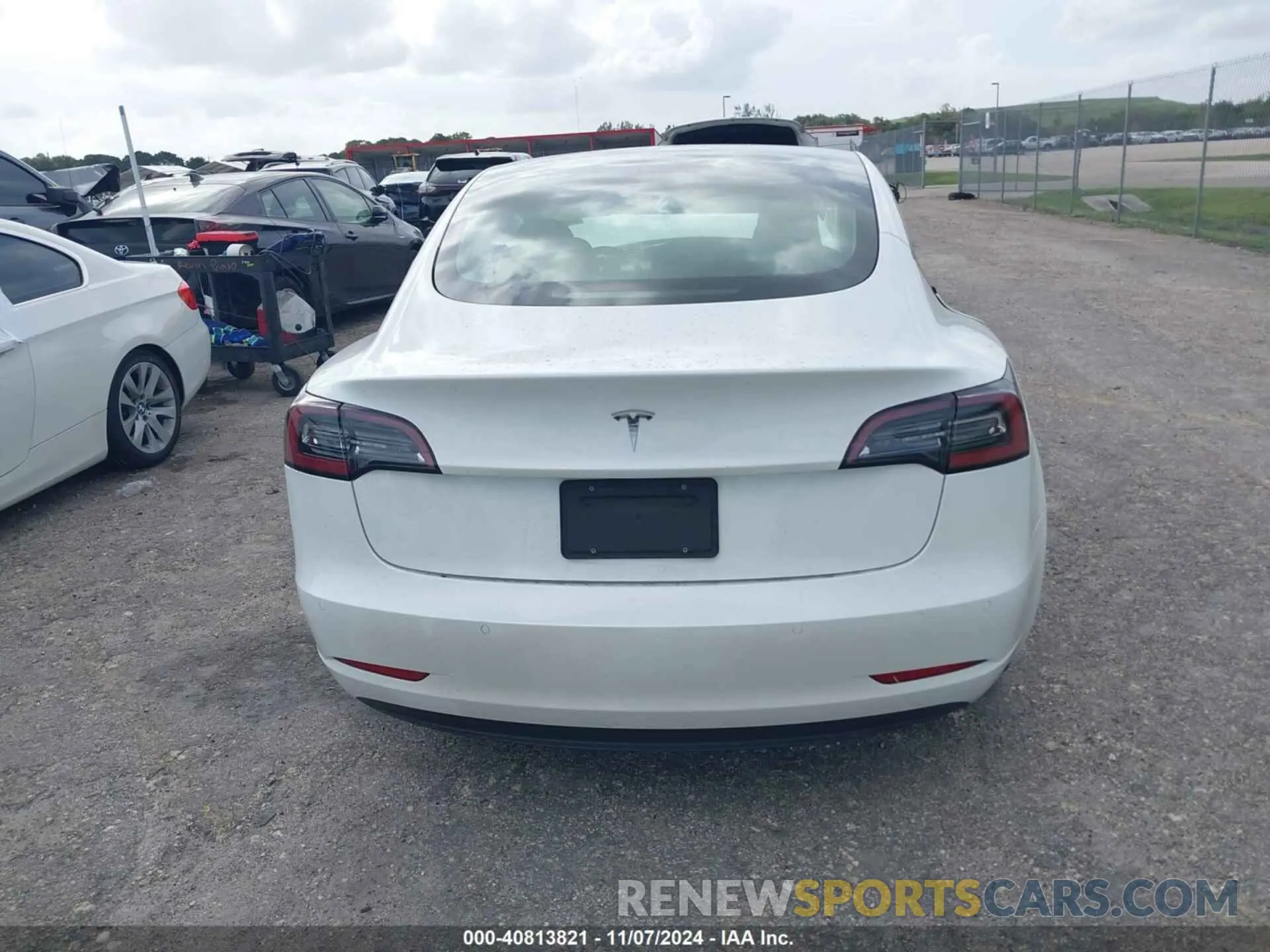 15 Photograph of a damaged car 5YJ3E1EA2MF990842 TESLA MODEL 3 2021