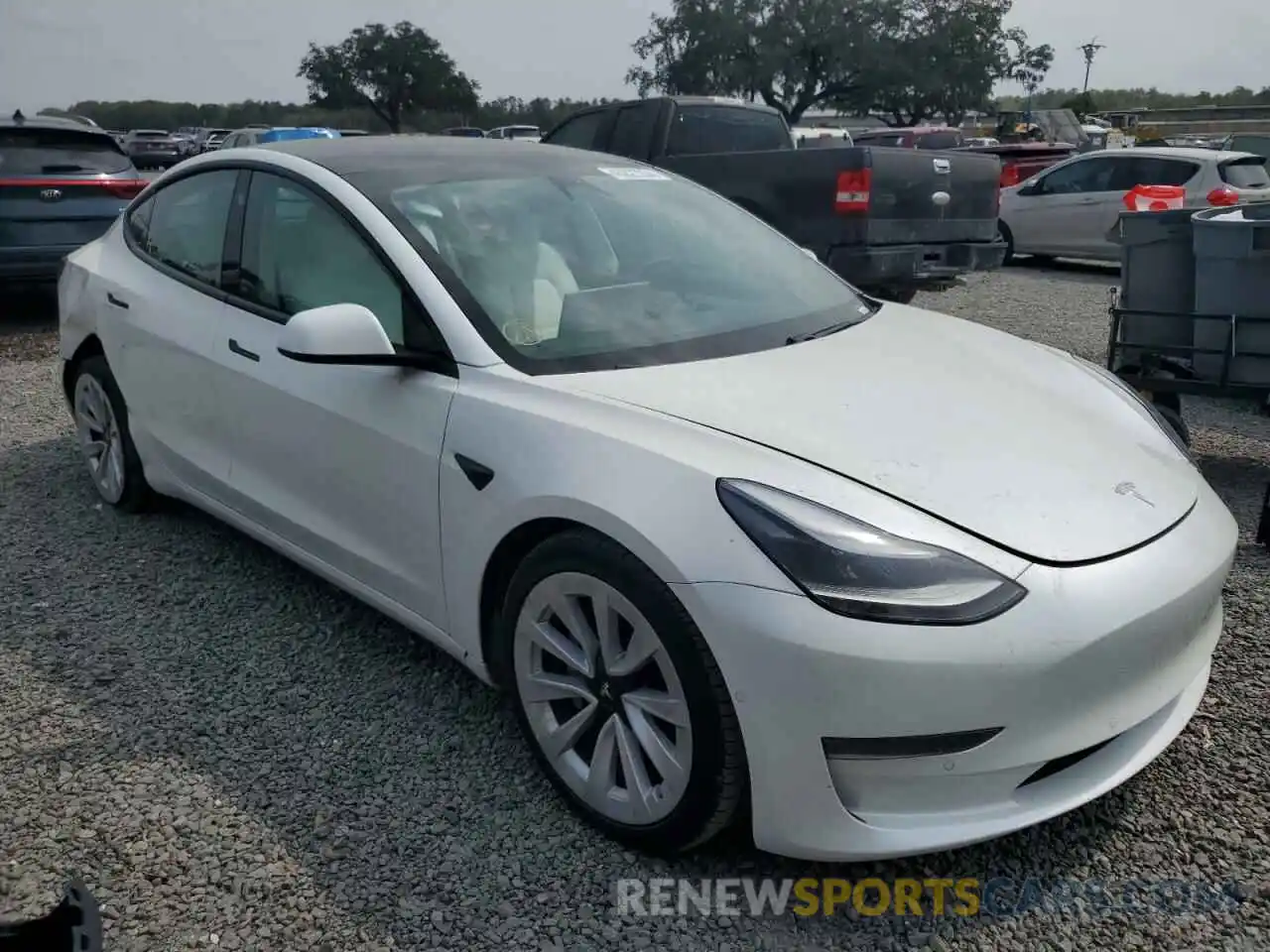 4 Photograph of a damaged car 5YJ3E1EA3MF019249 TESLA MODEL 3 2021