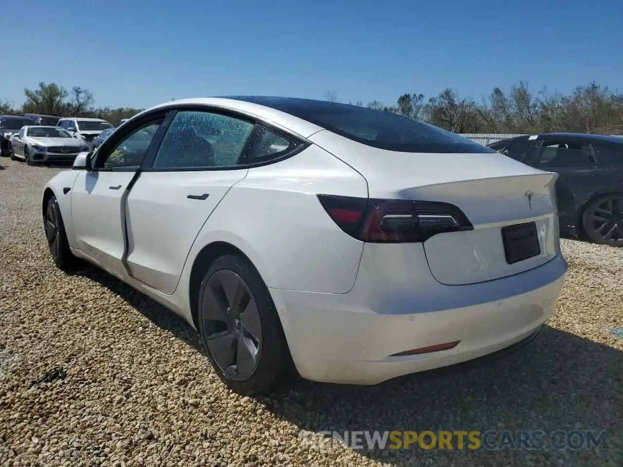 3 Photograph of a damaged car 5YJ3E1EA3MF028579 TESLA MODEL 3 2021