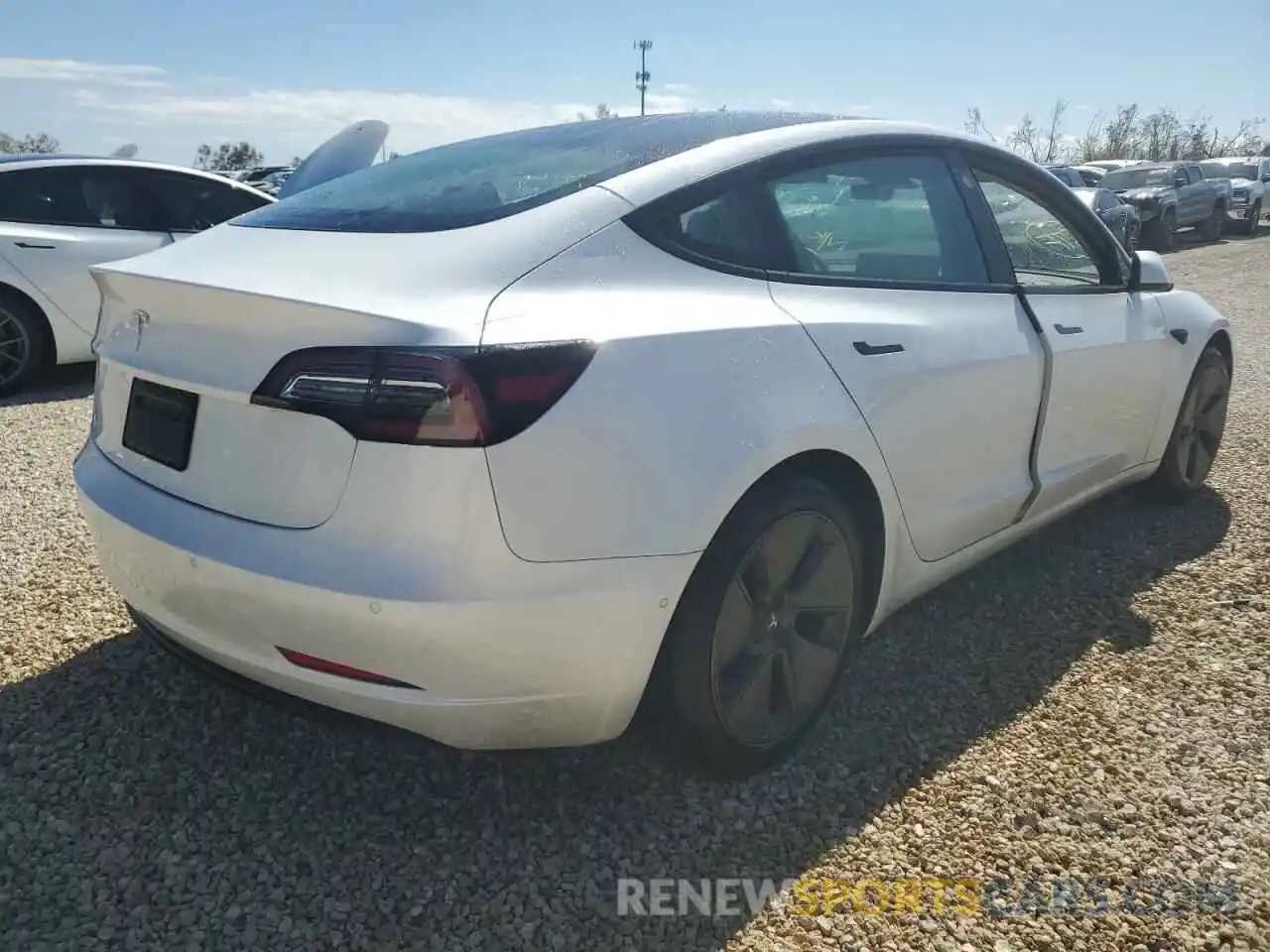 4 Photograph of a damaged car 5YJ3E1EA3MF028579 TESLA MODEL 3 2021