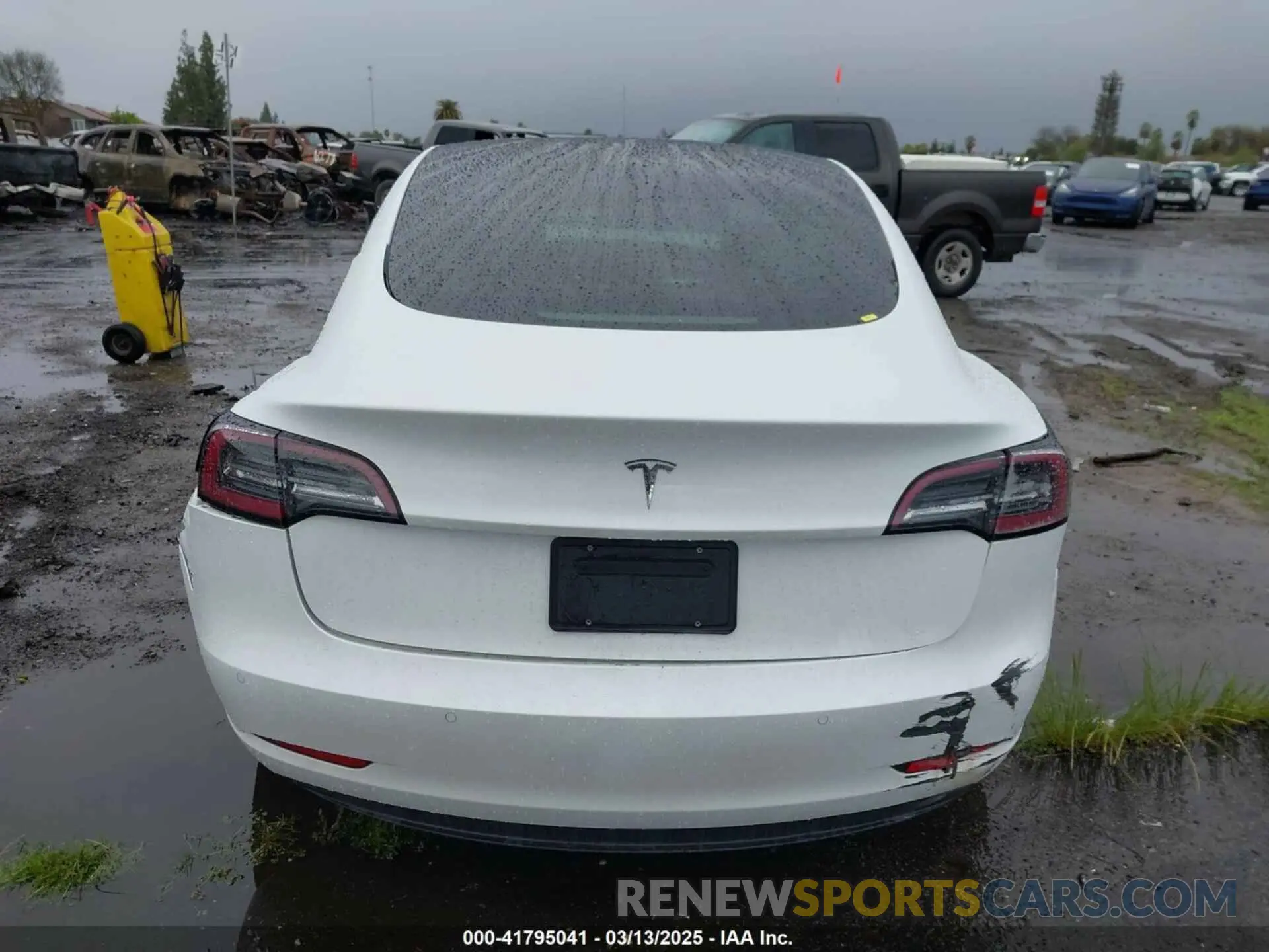 16 Photograph of a damaged car 5YJ3E1EA3MF032180 TESLA MODEL 3 2021