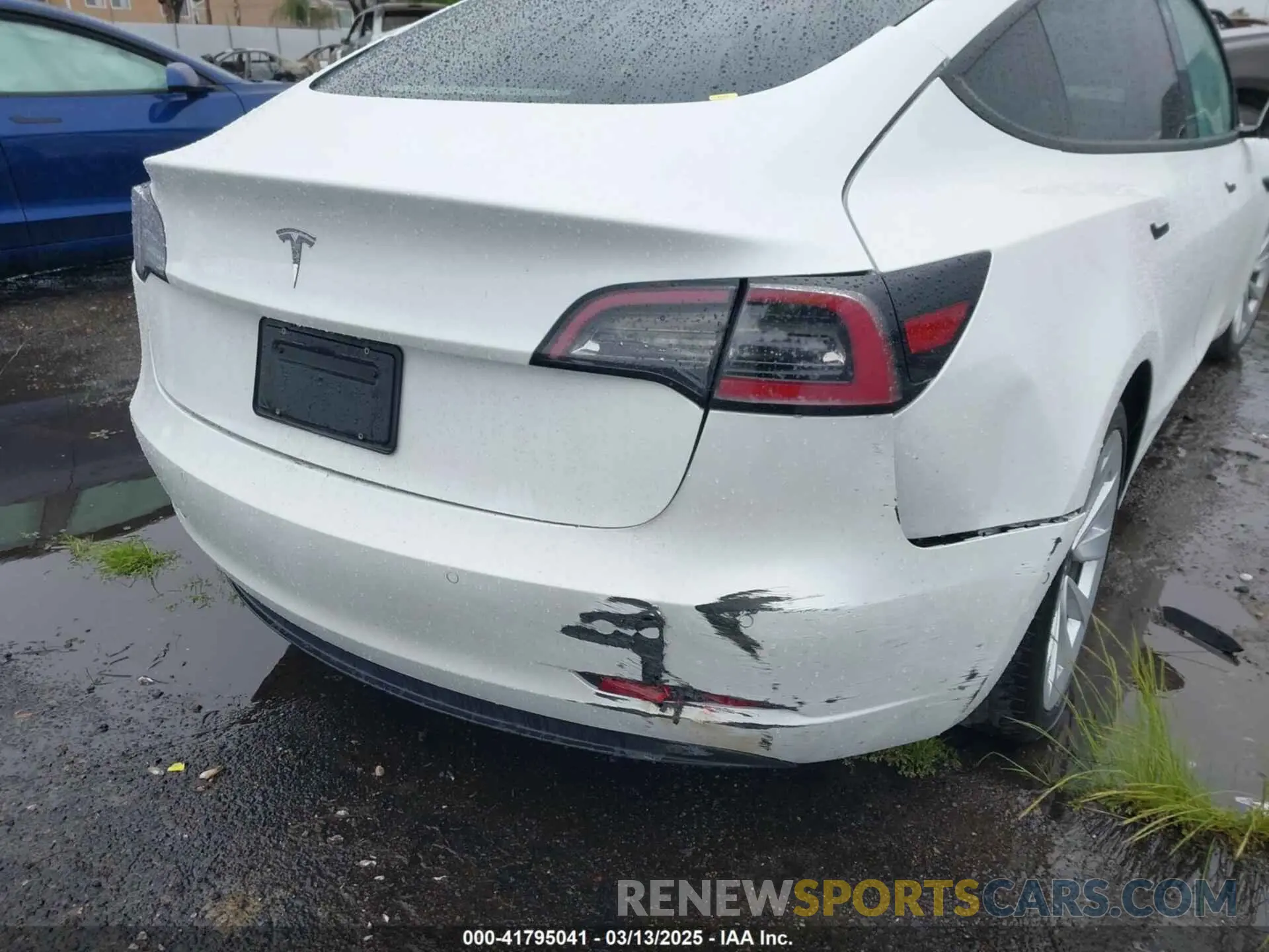21 Photograph of a damaged car 5YJ3E1EA3MF032180 TESLA MODEL 3 2021