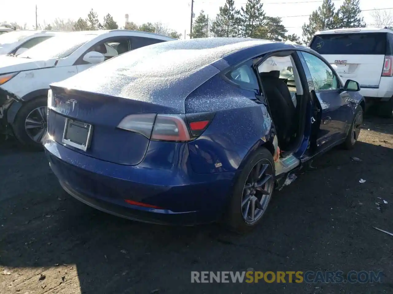 4 Photograph of a damaged car 5YJ3E1EA3MF046581 TESLA MODEL 3 2021