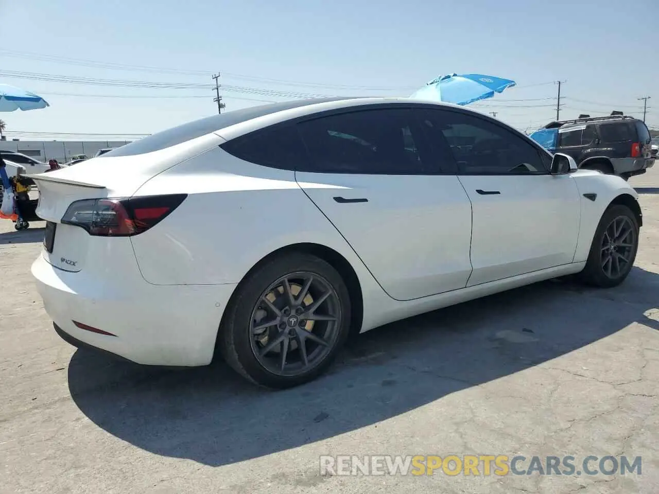 3 Photograph of a damaged car 5YJ3E1EA3MF052137 TESLA MODEL 3 2021
