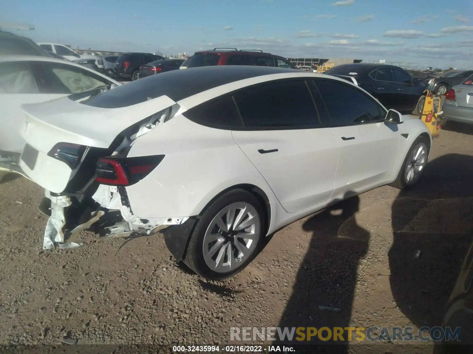 4 Photograph of a damaged car 5YJ3E1EA3MF053367 TESLA MODEL 3 2021