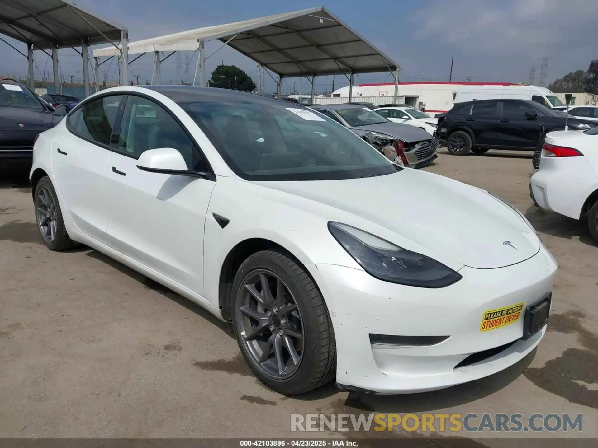 1 Photograph of a damaged car 5YJ3E1EA3MF054115 TESLA MODEL 3 2021