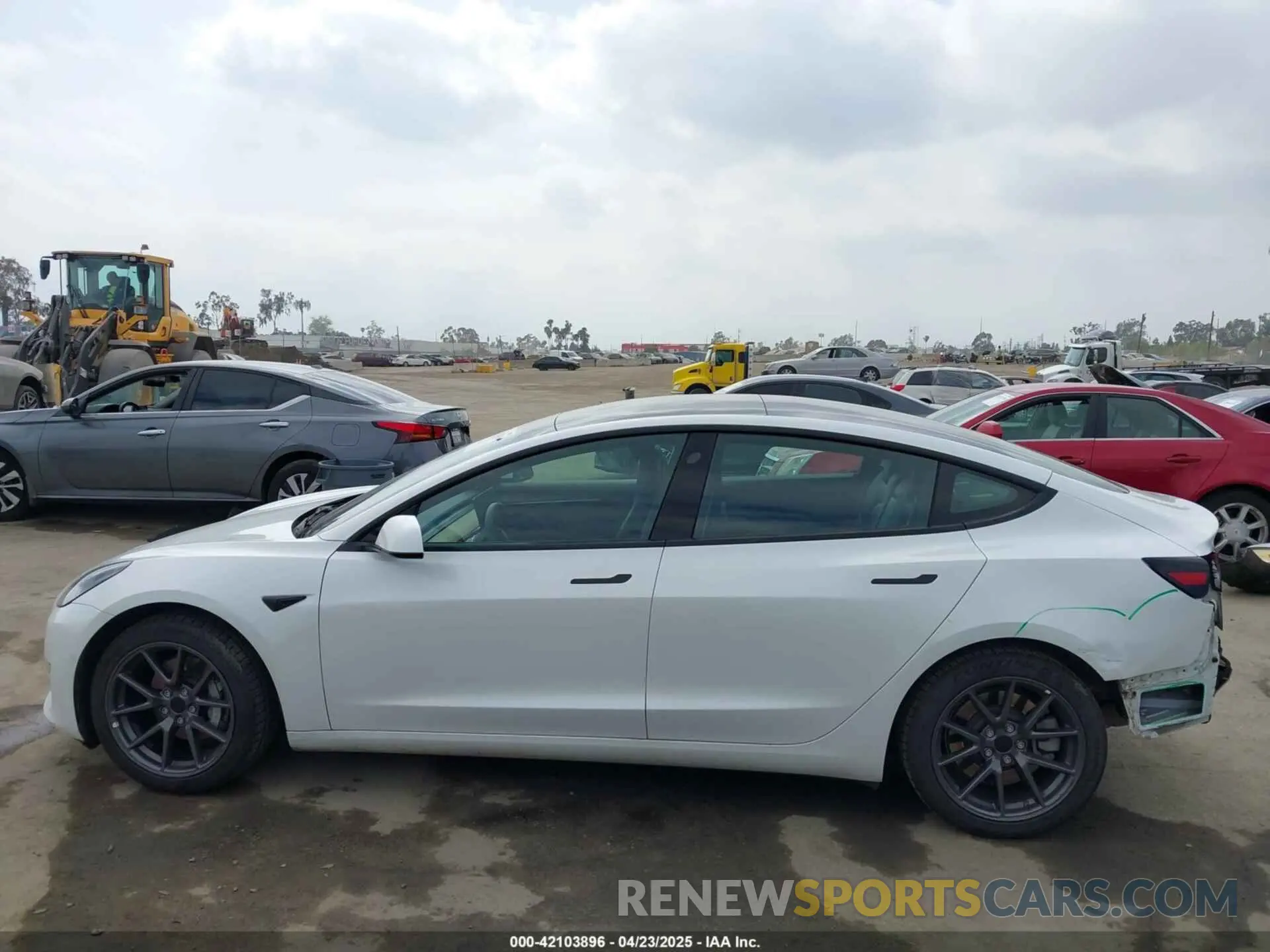 15 Photograph of a damaged car 5YJ3E1EA3MF054115 TESLA MODEL 3 2021
