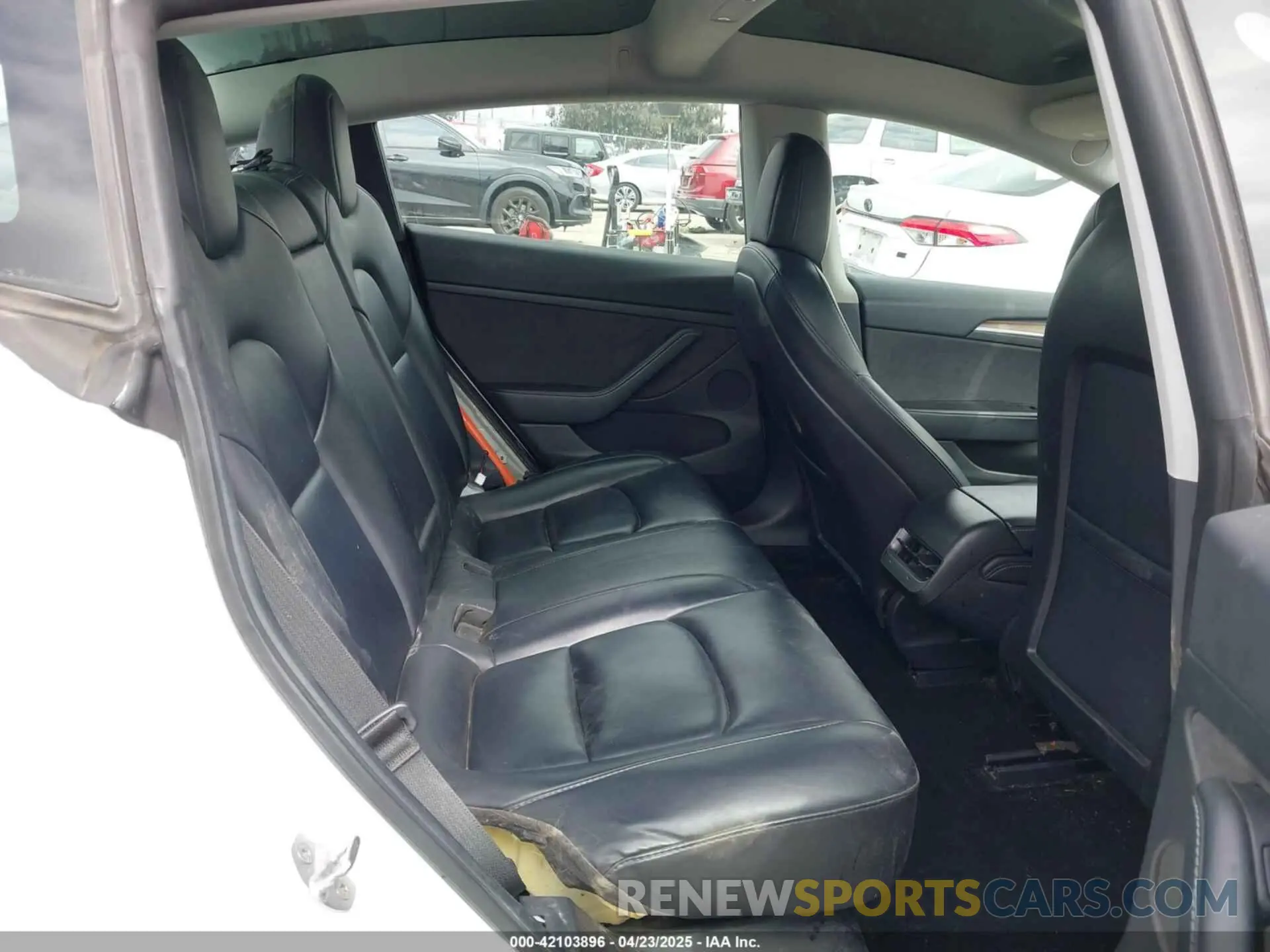 8 Photograph of a damaged car 5YJ3E1EA3MF054115 TESLA MODEL 3 2021