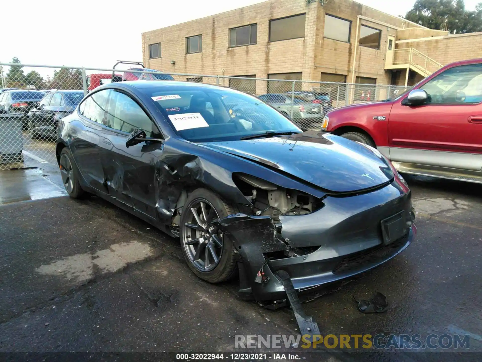 1 Photograph of a damaged car 5YJ3E1EA3MF070363 TESLA MODEL 3 2021