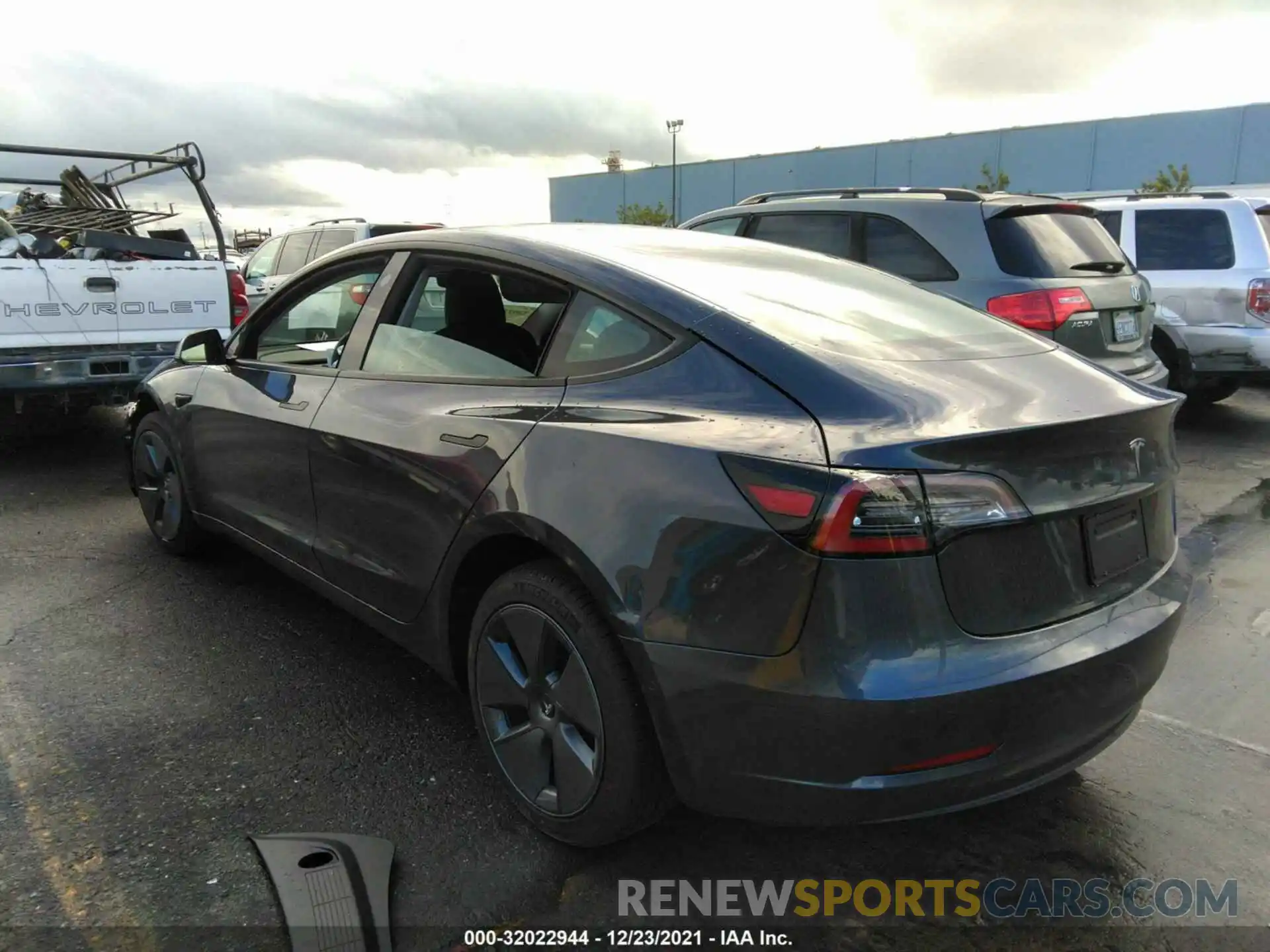 3 Photograph of a damaged car 5YJ3E1EA3MF070363 TESLA MODEL 3 2021