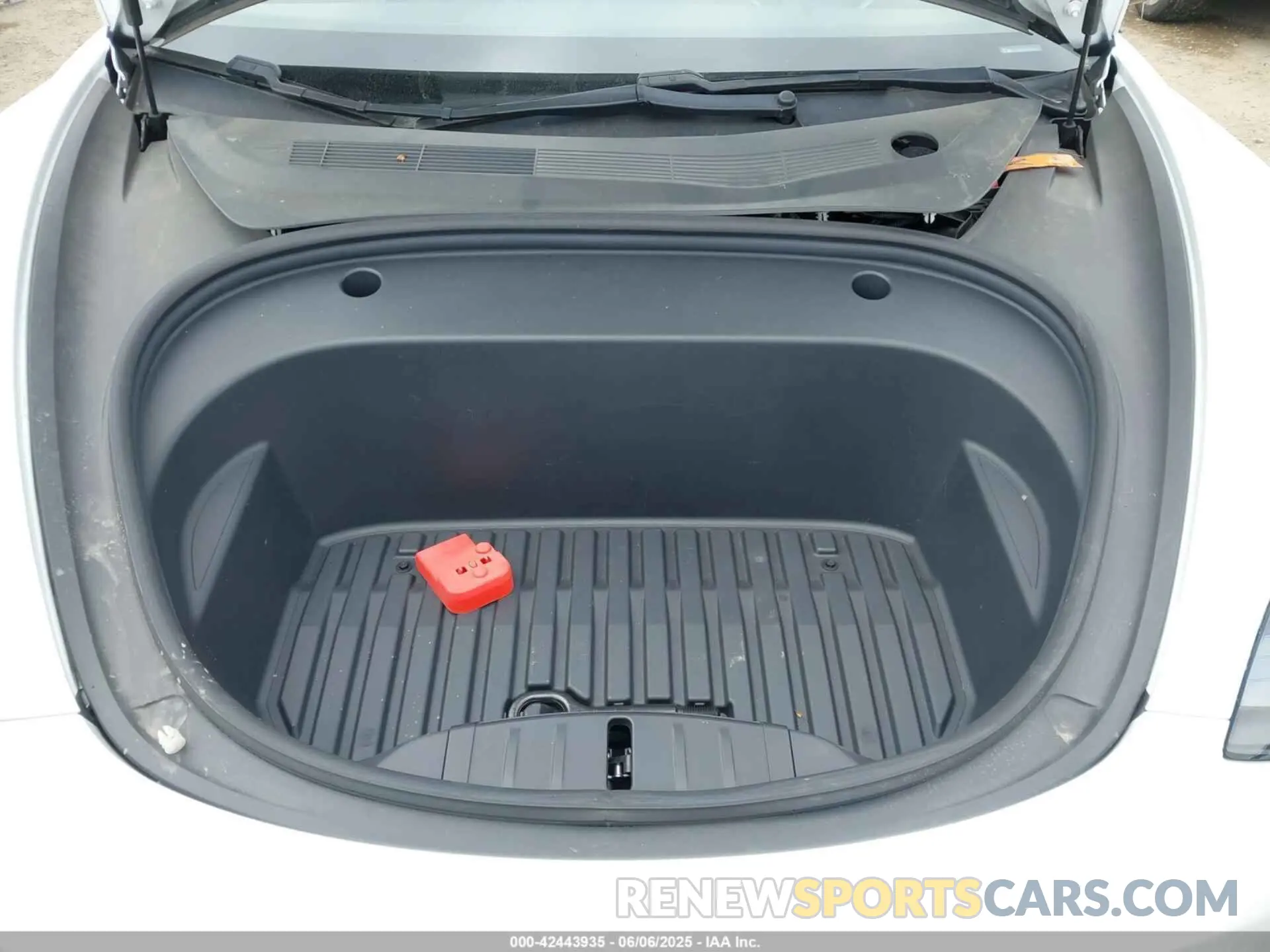 10 Photograph of a damaged car 5YJ3E1EA3MF072520 TESLA MODEL 3 2021