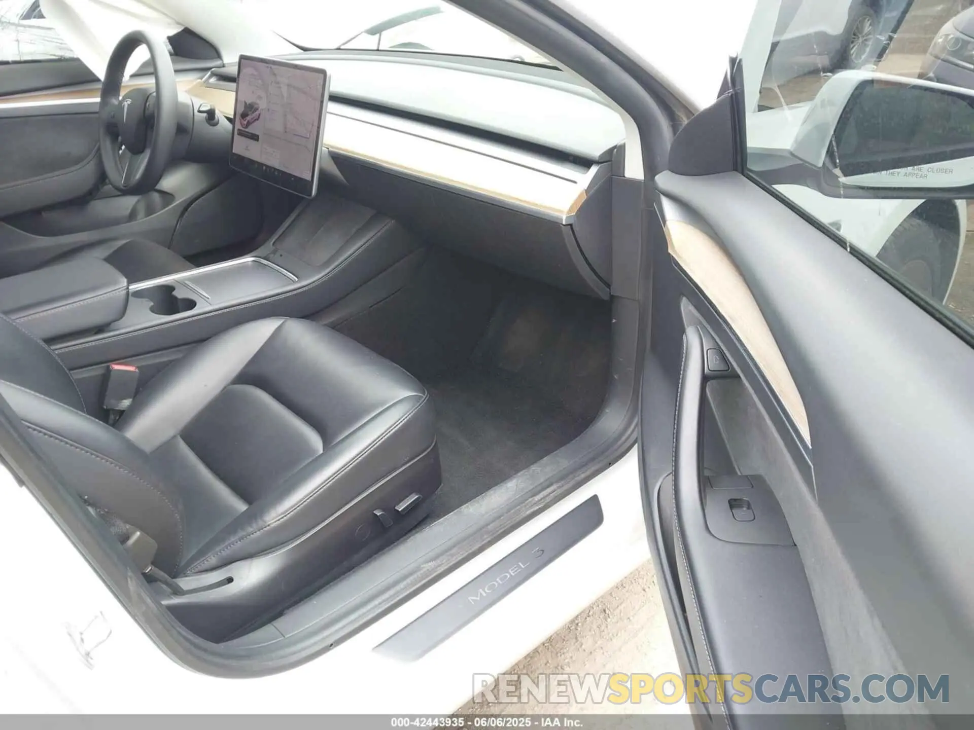 5 Photograph of a damaged car 5YJ3E1EA3MF072520 TESLA MODEL 3 2021