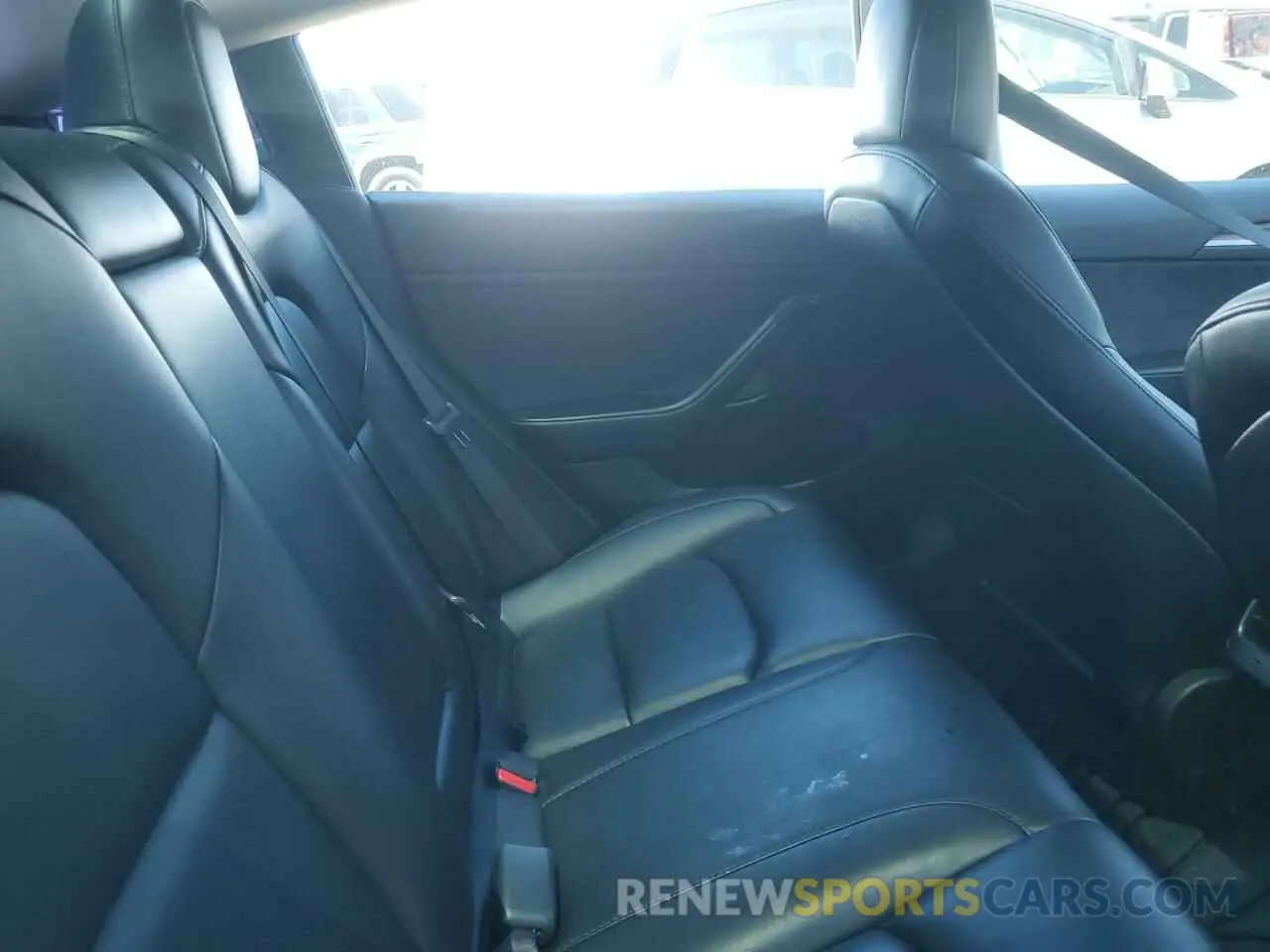 10 Photograph of a damaged car 5YJ3E1EA3MF074879 TESLA MODEL 3 2021