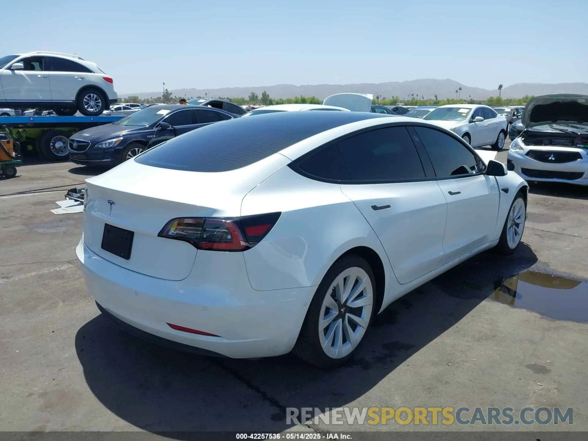 4 Photograph of a damaged car 5YJ3E1EA3MF075594 TESLA MODEL 3 2021