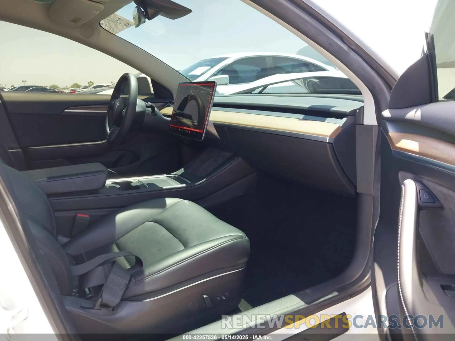 5 Photograph of a damaged car 5YJ3E1EA3MF075594 TESLA MODEL 3 2021