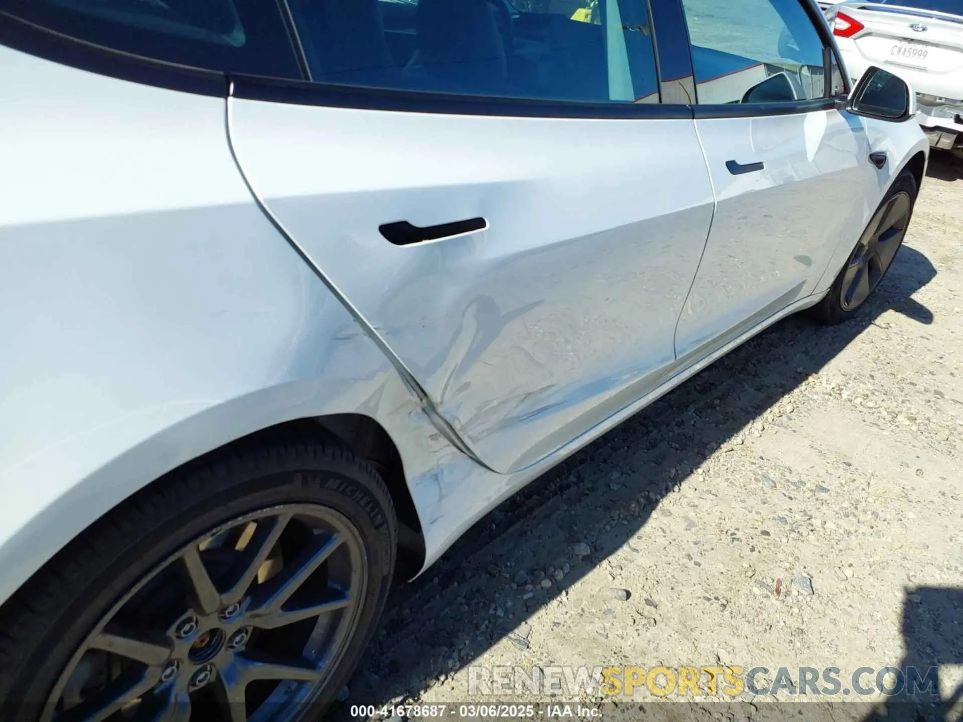 16 Photograph of a damaged car 5YJ3E1EA3MF088667 TESLA MODEL 3 2021