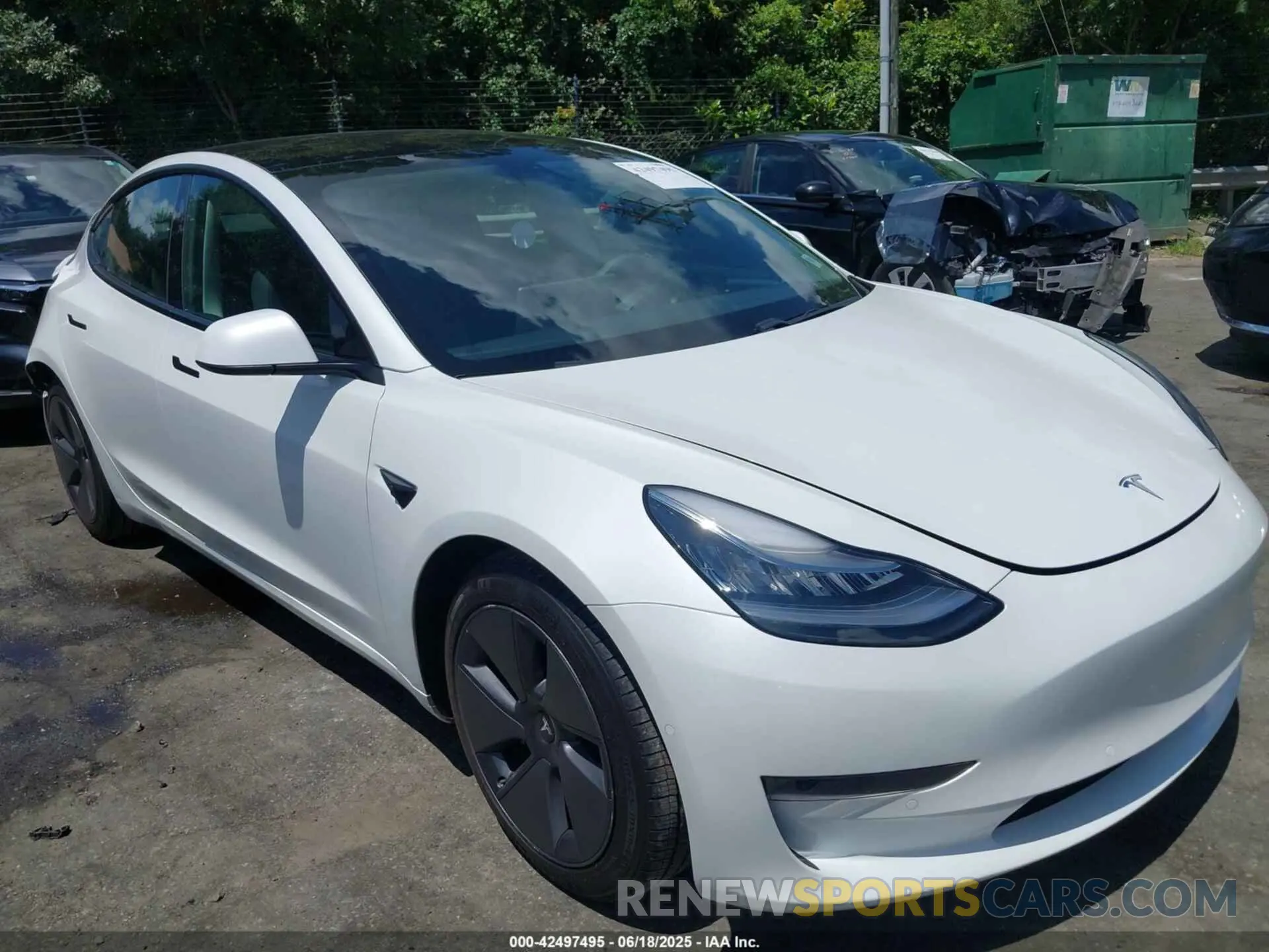 1 Photograph of a damaged car 5YJ3E1EA3MF852100 TESLA MODEL 3 2021