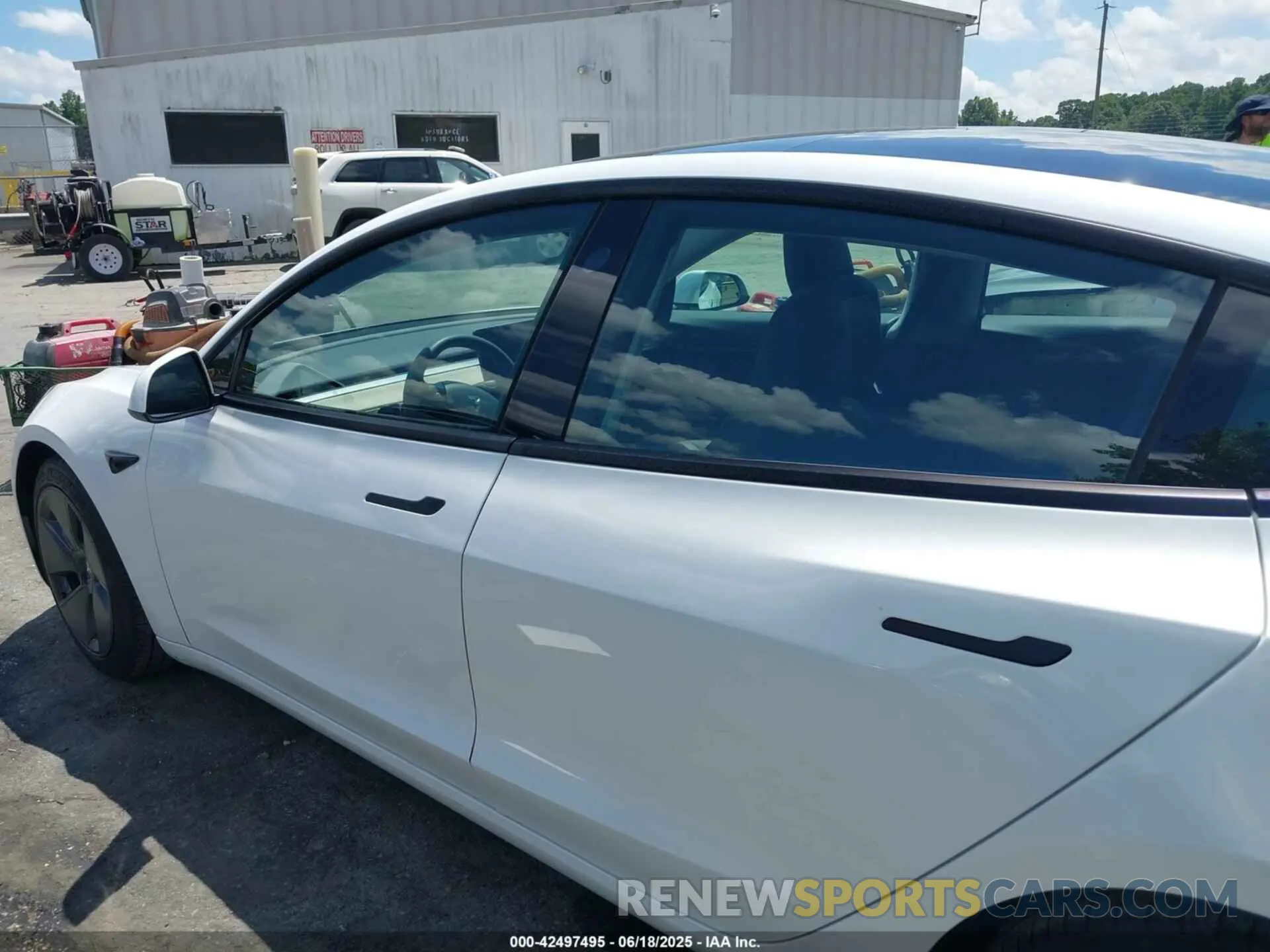 14 Photograph of a damaged car 5YJ3E1EA3MF852100 TESLA MODEL 3 2021