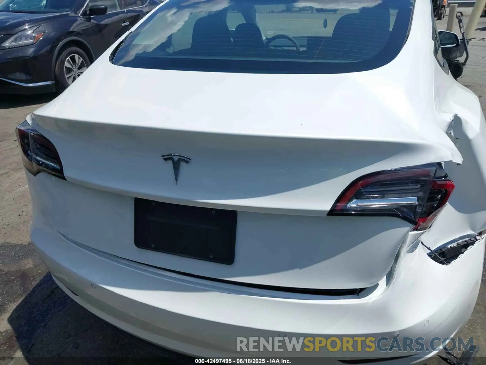 16 Photograph of a damaged car 5YJ3E1EA3MF852100 TESLA MODEL 3 2021