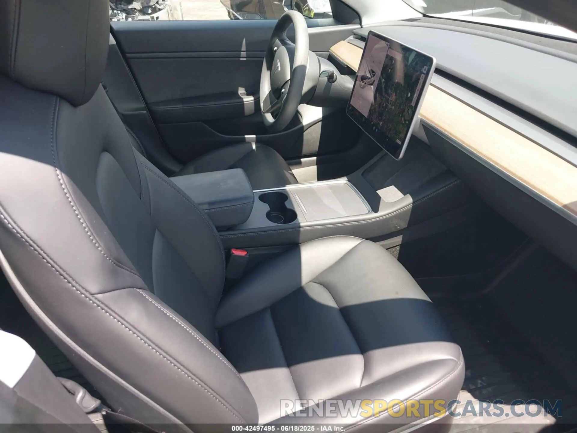 5 Photograph of a damaged car 5YJ3E1EA3MF852100 TESLA MODEL 3 2021