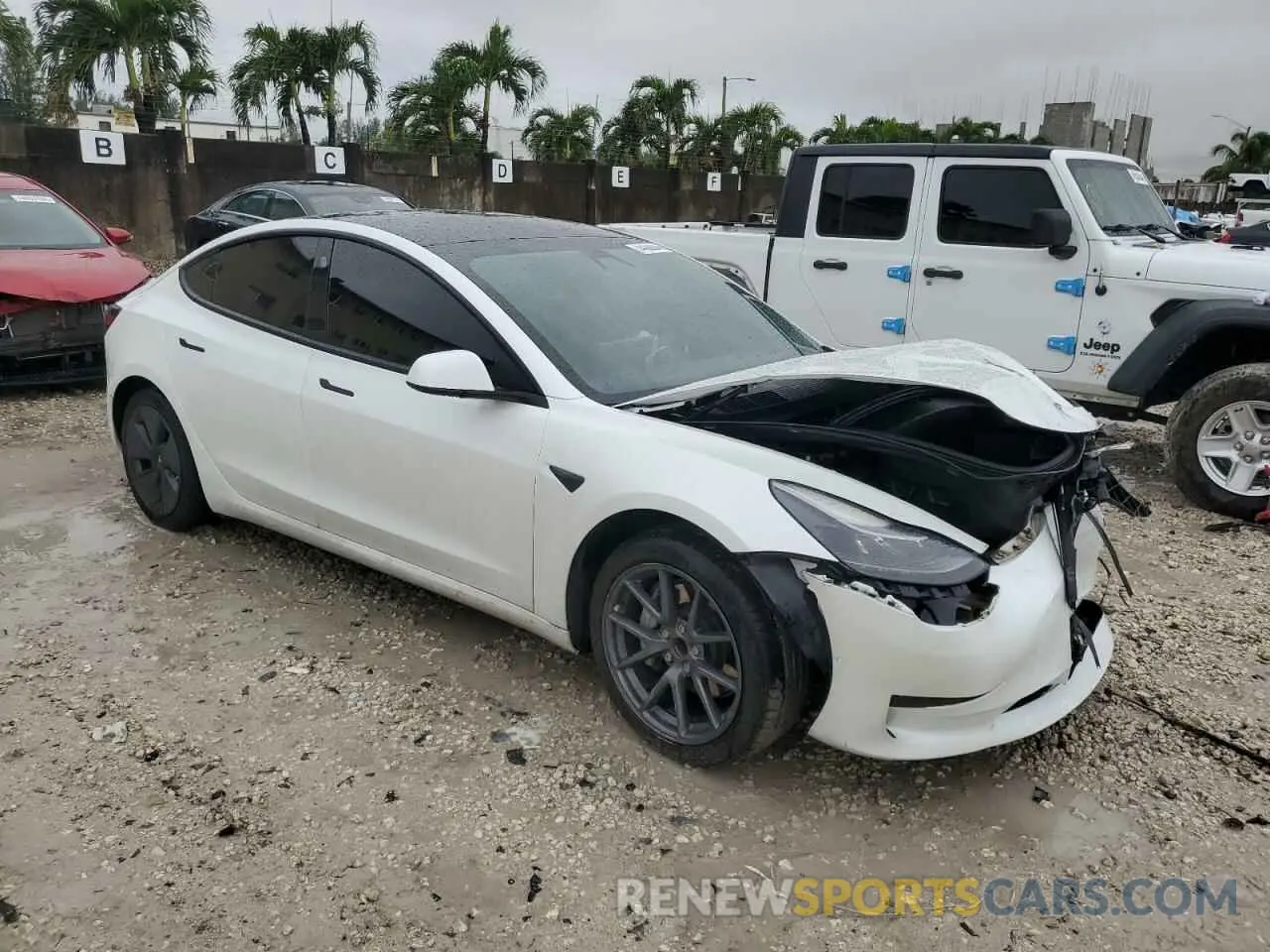 4 Photograph of a damaged car 5YJ3E1EA3MF907922 TESLA MODEL 3 2021