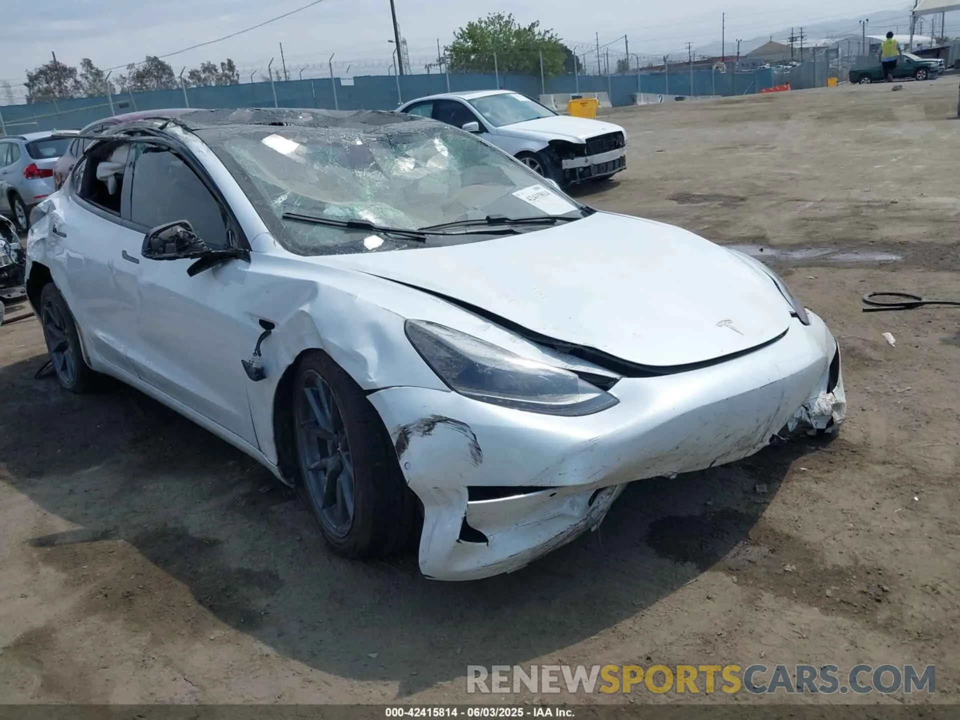 1 Photograph of a damaged car 5YJ3E1EA3MF921206 TESLA MODEL 3 2021
