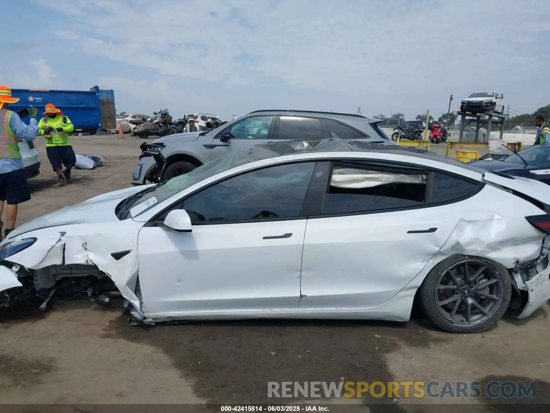 14 Photograph of a damaged car 5YJ3E1EA3MF921206 TESLA MODEL 3 2021