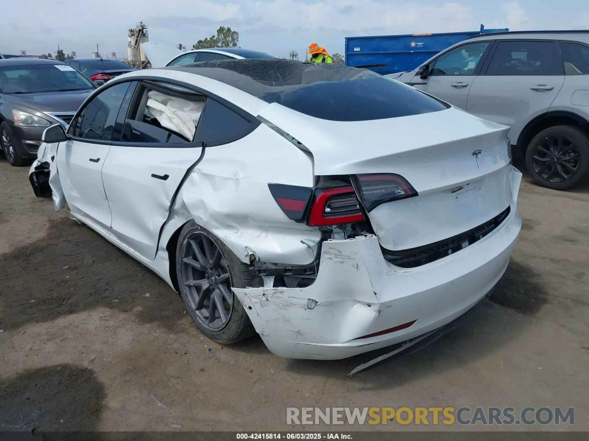 3 Photograph of a damaged car 5YJ3E1EA3MF921206 TESLA MODEL 3 2021