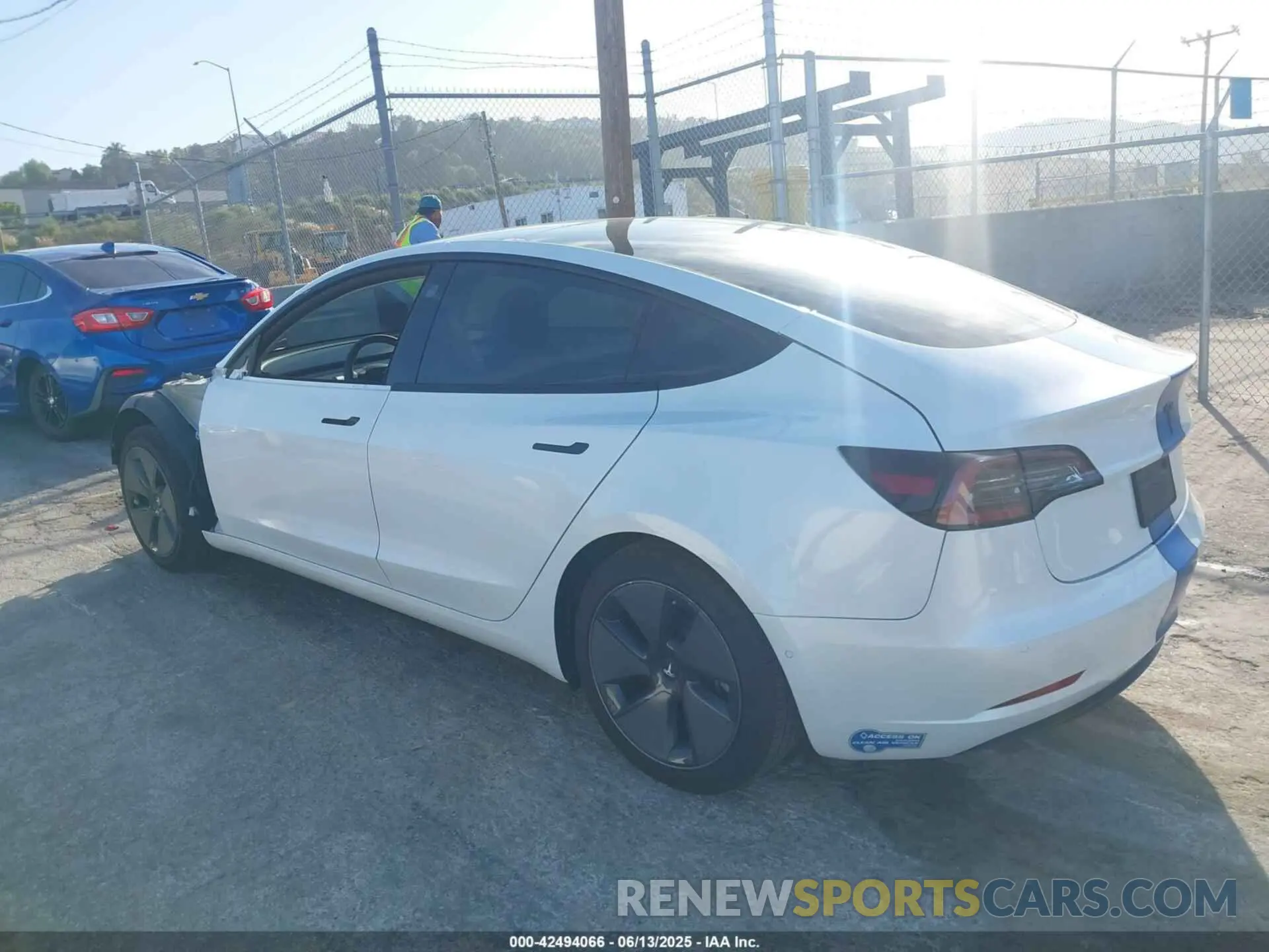 3 Photograph of a damaged car 5YJ3E1EA3MF923537 TESLA MODEL 3 2021