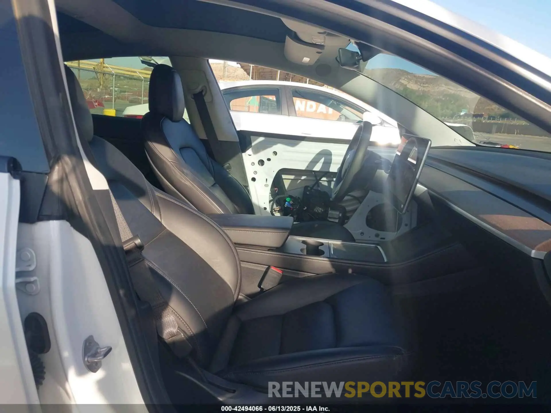 5 Photograph of a damaged car 5YJ3E1EA3MF923537 TESLA MODEL 3 2021