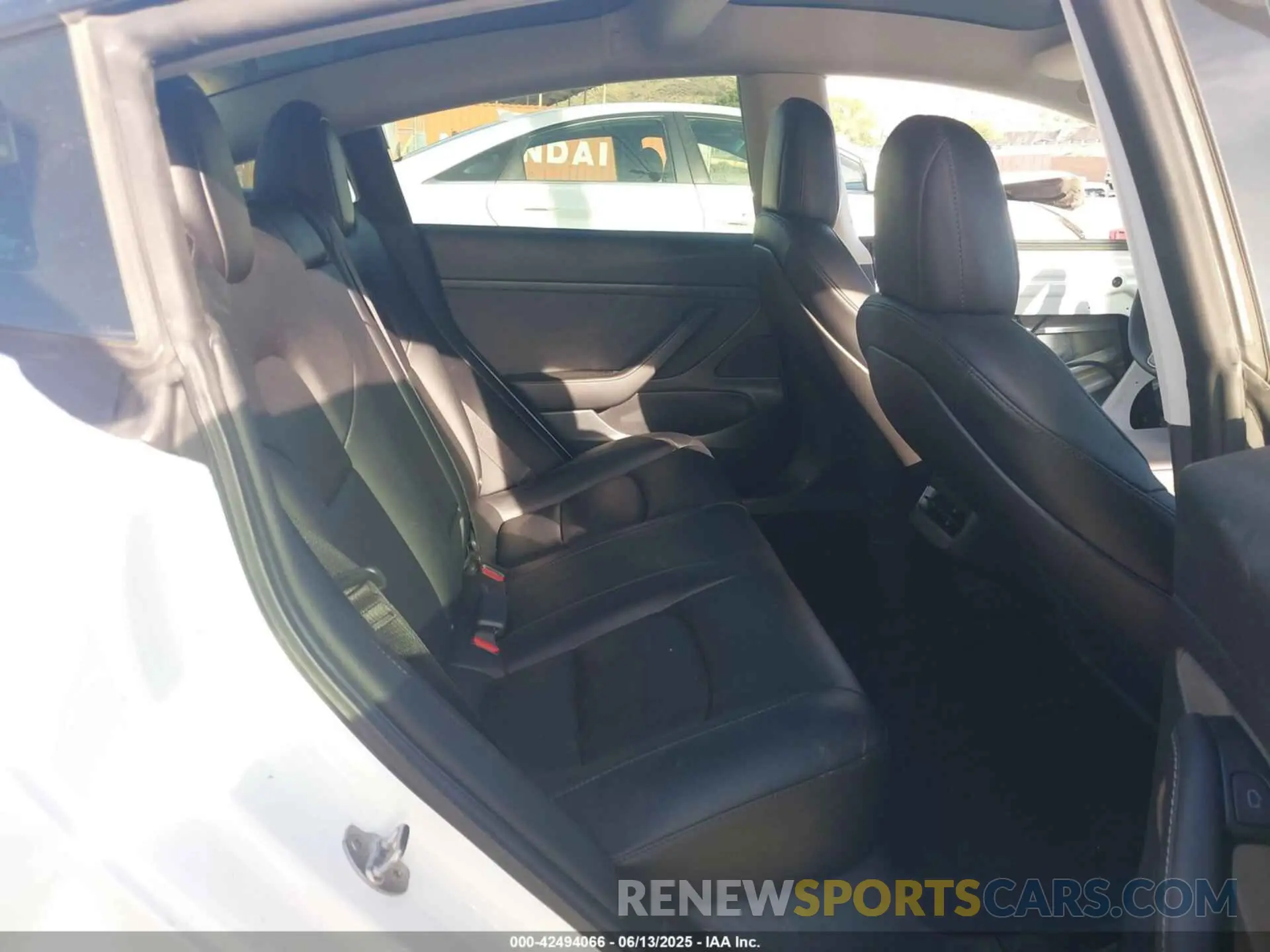 8 Photograph of a damaged car 5YJ3E1EA3MF923537 TESLA MODEL 3 2021