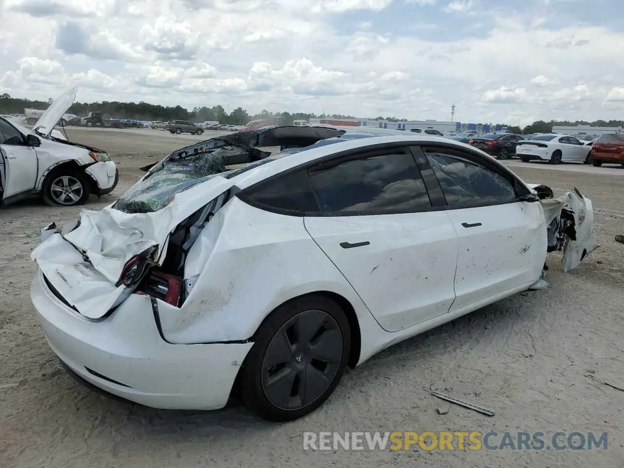 3 Photograph of a damaged car 5YJ3E1EA3MF976870 TESLA MODEL 3 2021