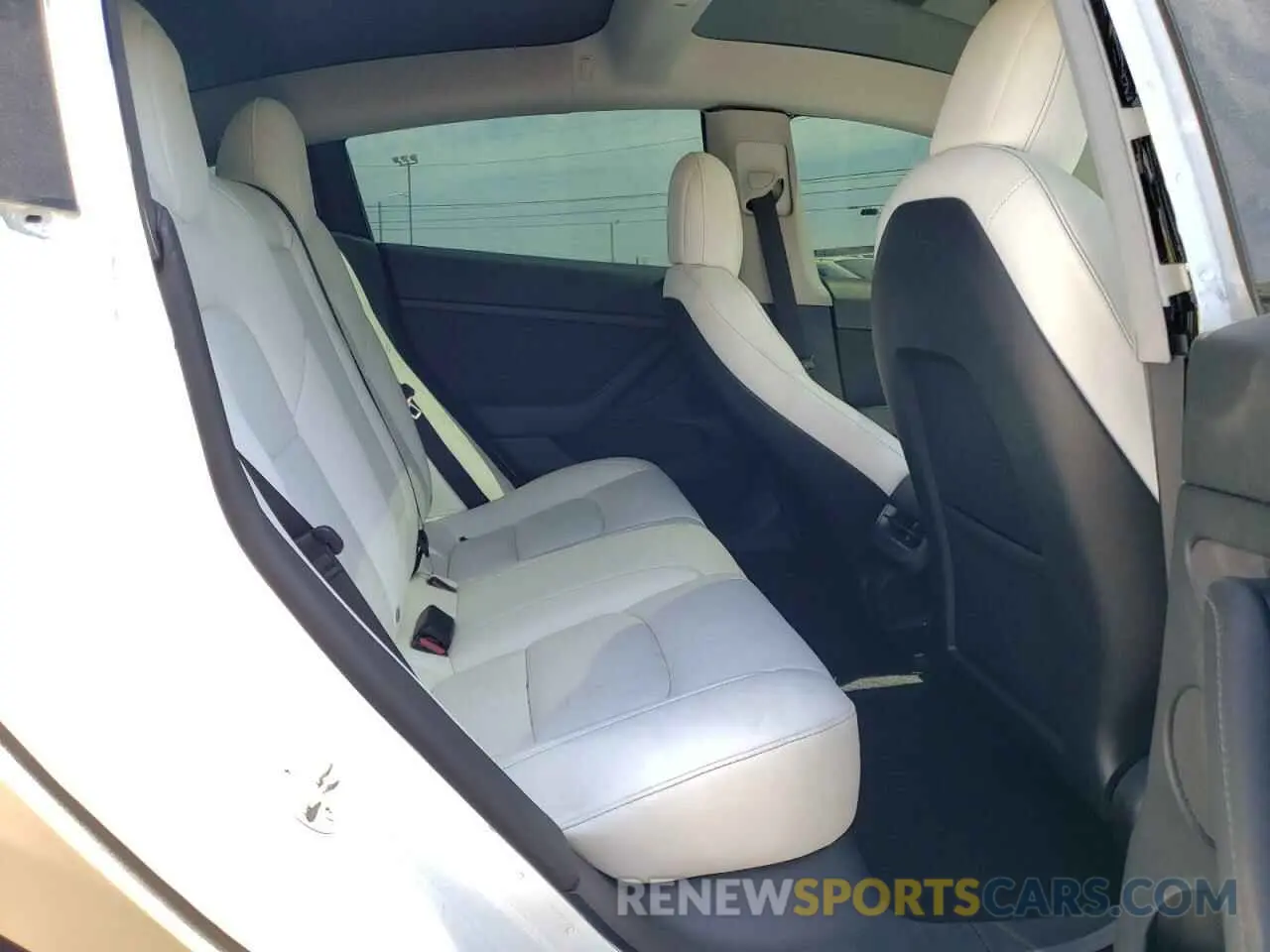 10 Photograph of a damaged car 5YJ3E1EA3MF987562 TESLA MODEL 3 2021