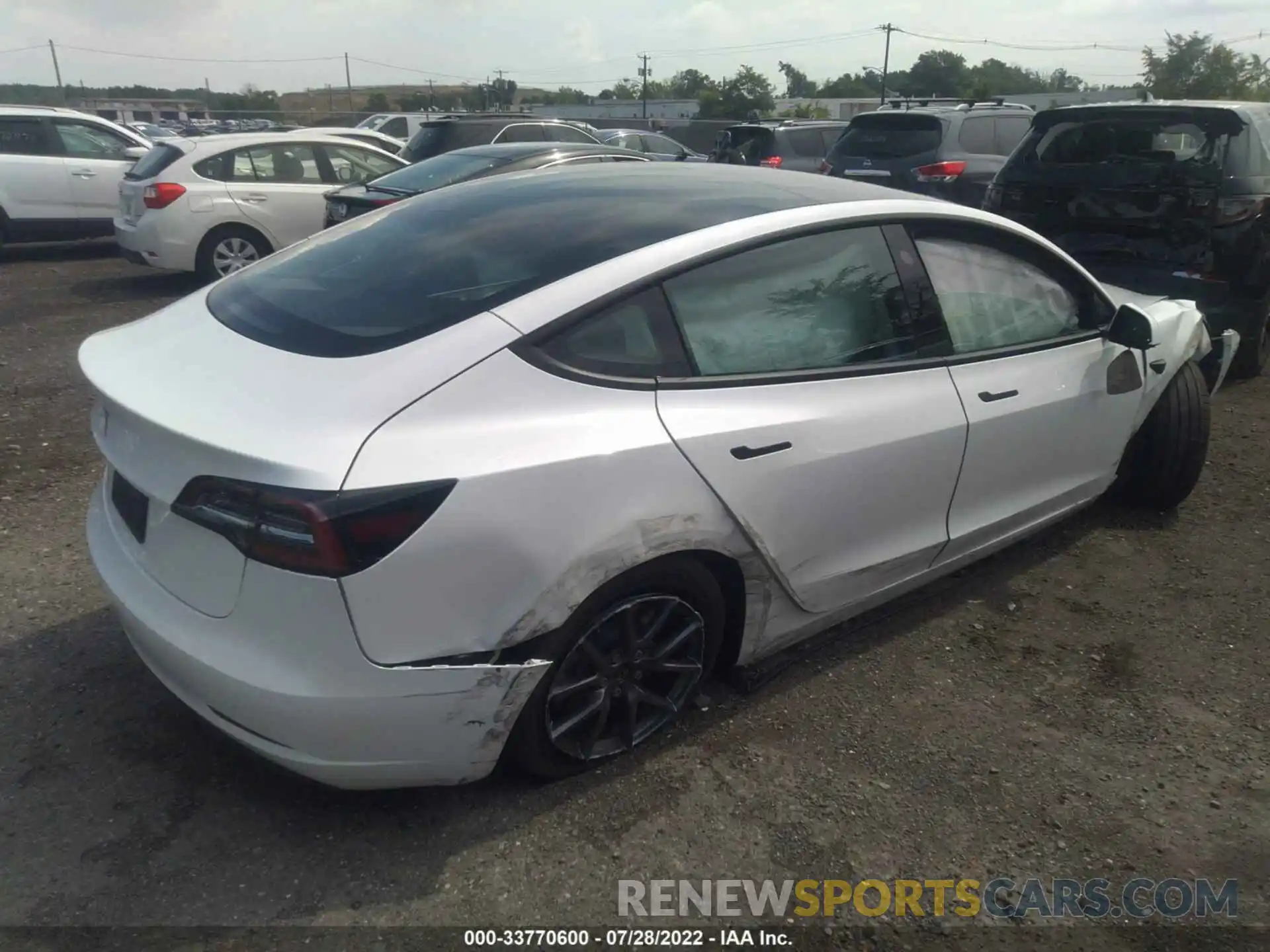 4 Photograph of a damaged car 5YJ3E1EA3MF991191 TESLA MODEL 3 2021