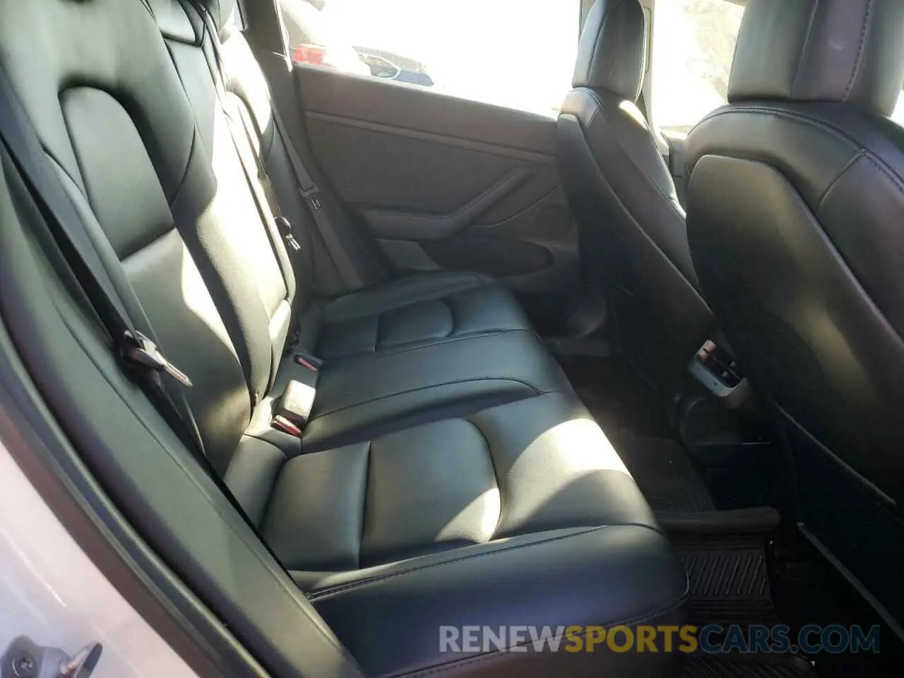 10 Photograph of a damaged car 5YJ3E1EA3MF991627 TESLA MODEL 3 2021
