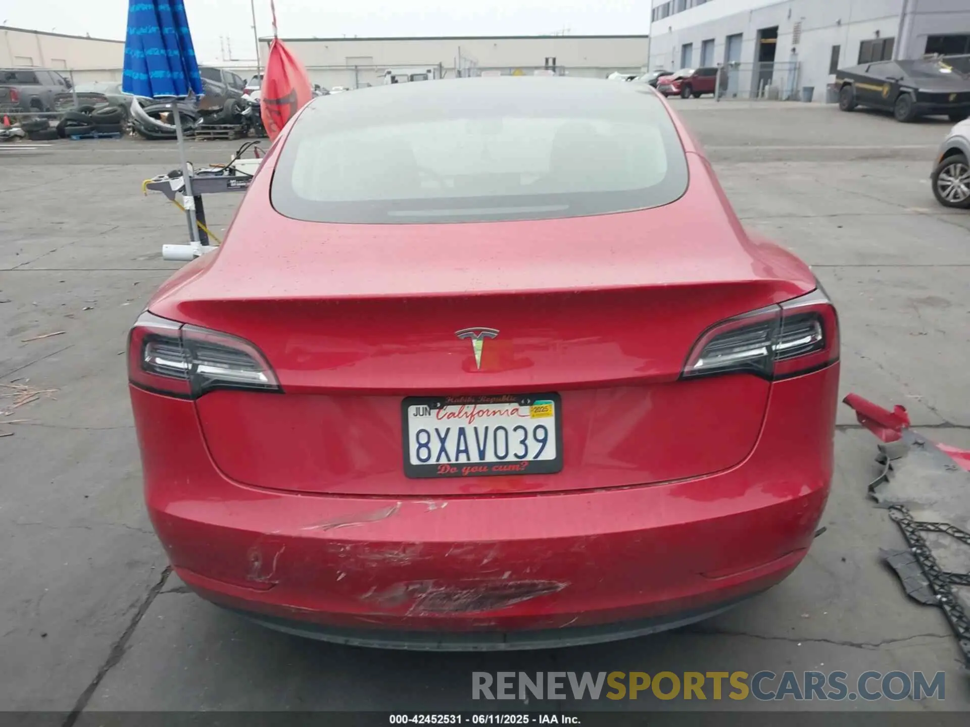 17 Photograph of a damaged car 5YJ3E1EA3MF994740 TESLA MODEL 3 2021