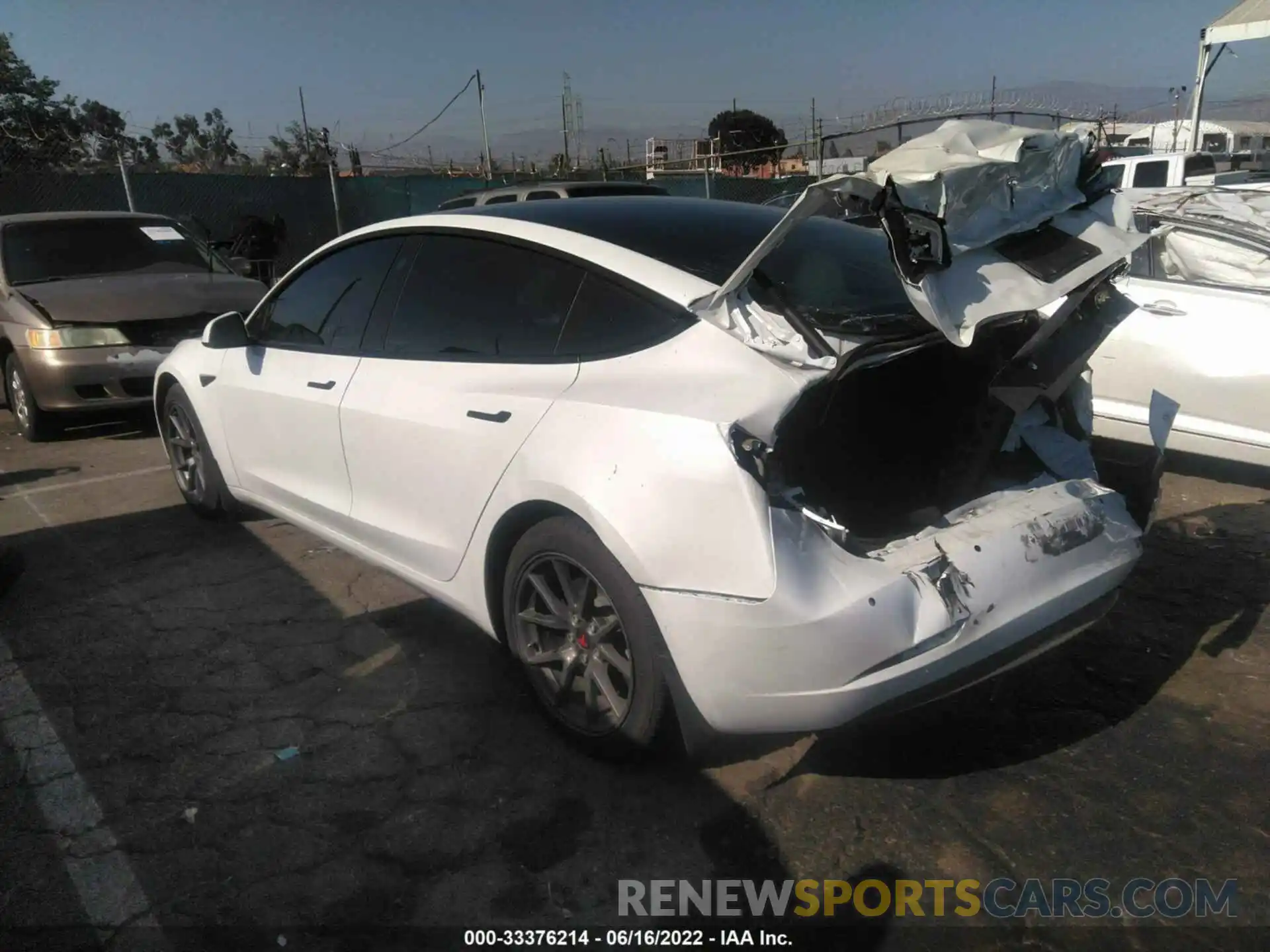 3 Photograph of a damaged car 5YJ3E1EA4MF018935 TESLA MODEL 3 2021