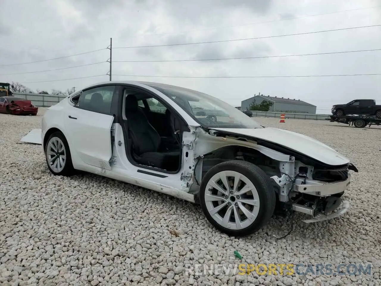 4 Photograph of a damaged car 5YJ3E1EA4MF031944 TESLA MODEL 3 2021