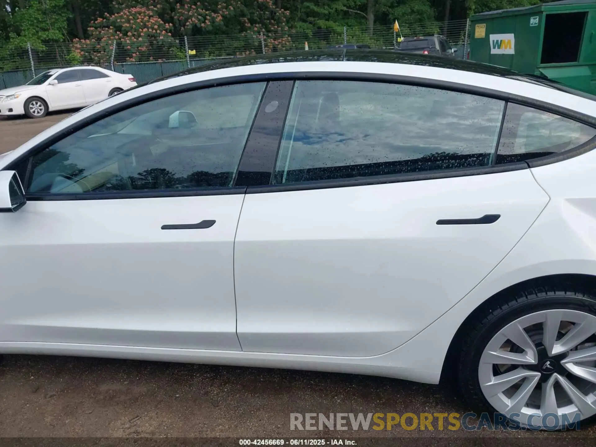 14 Photograph of a damaged car 5YJ3E1EA4MF043432 TESLA MODEL 3 2021